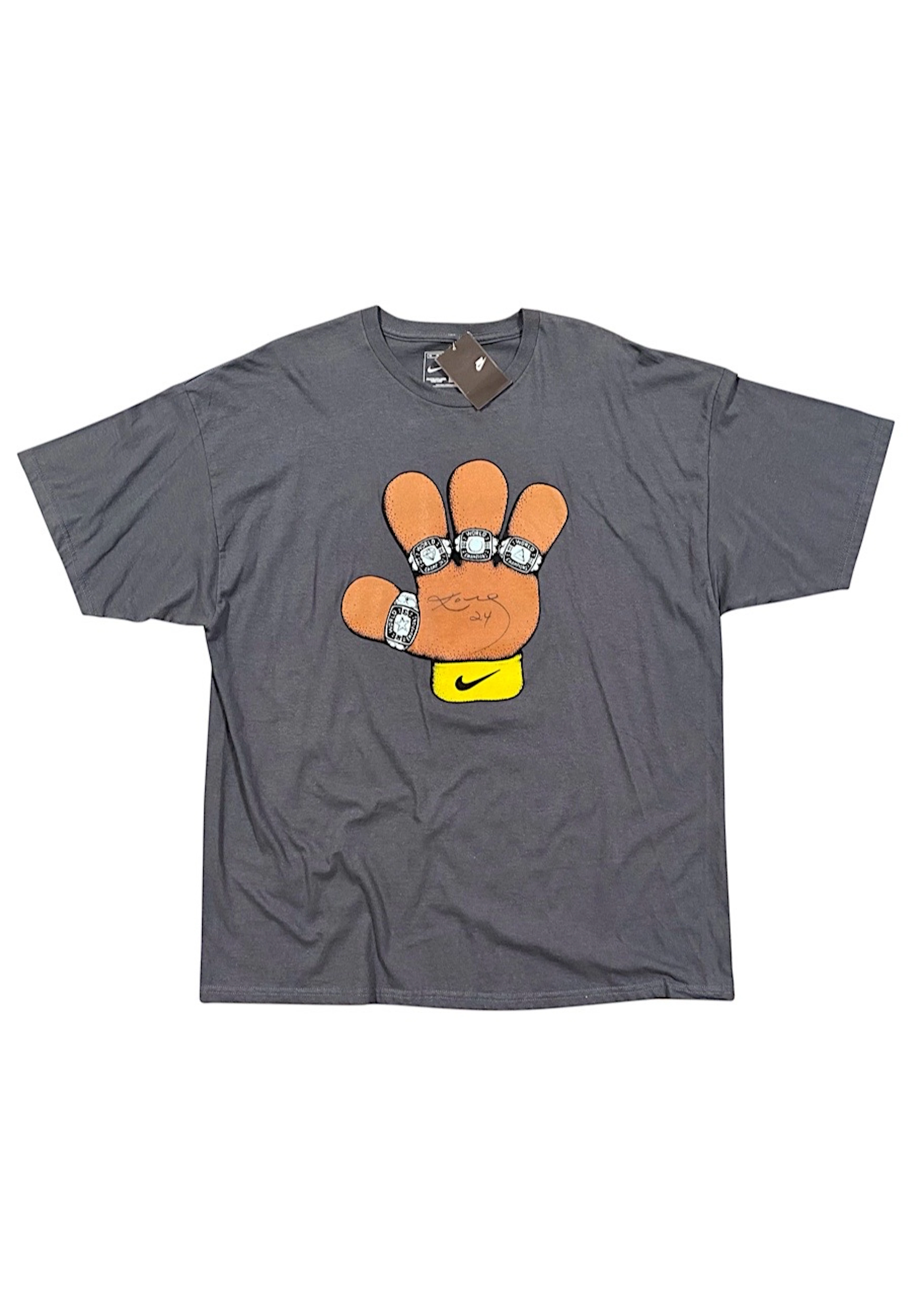 Kobe Bryant Autographed "Puppets 4 Rings" Nike T-Shirt (Beckett)