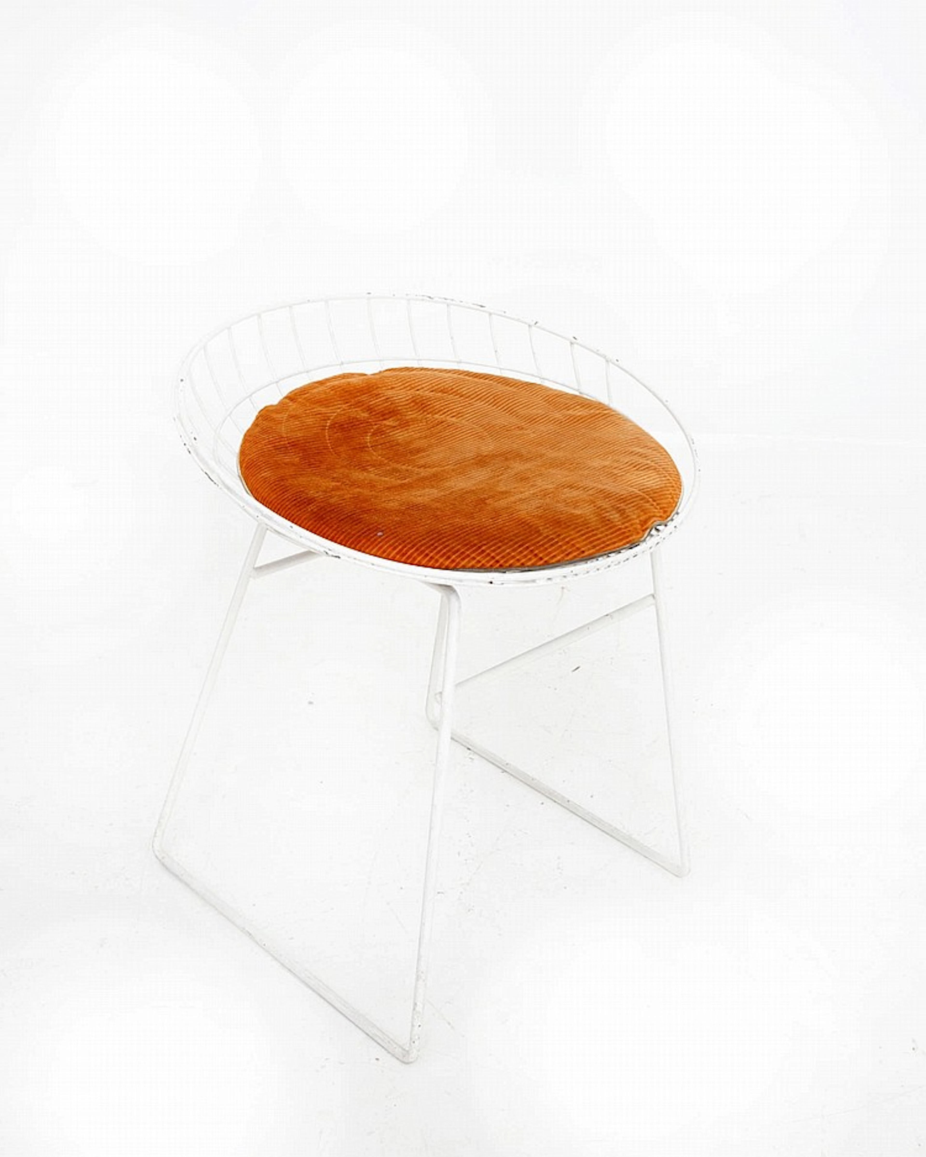 Cees Braakman (1917-1995) A white lacquered wire steel stool with cushion