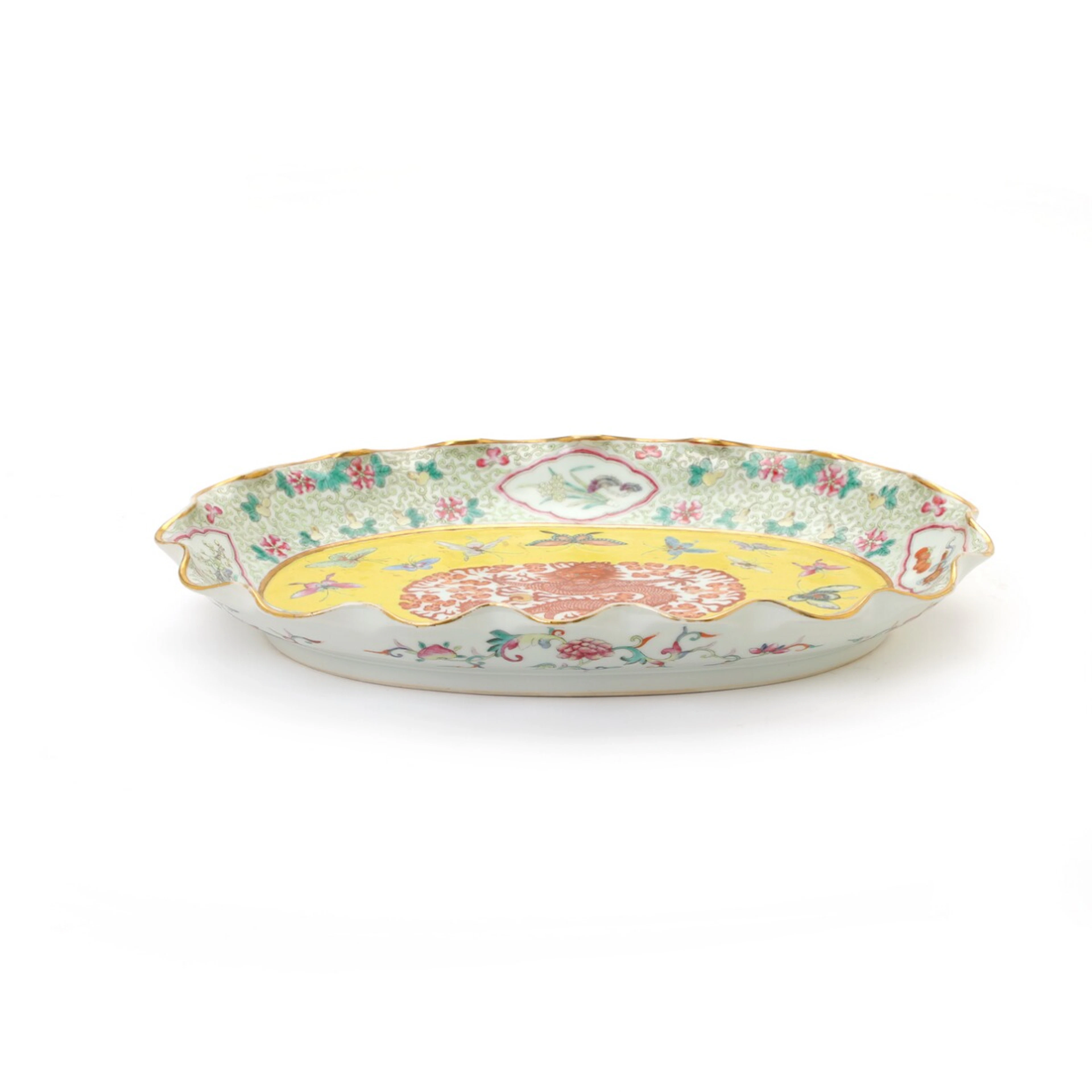 A Chinese enamelled porcelain dish