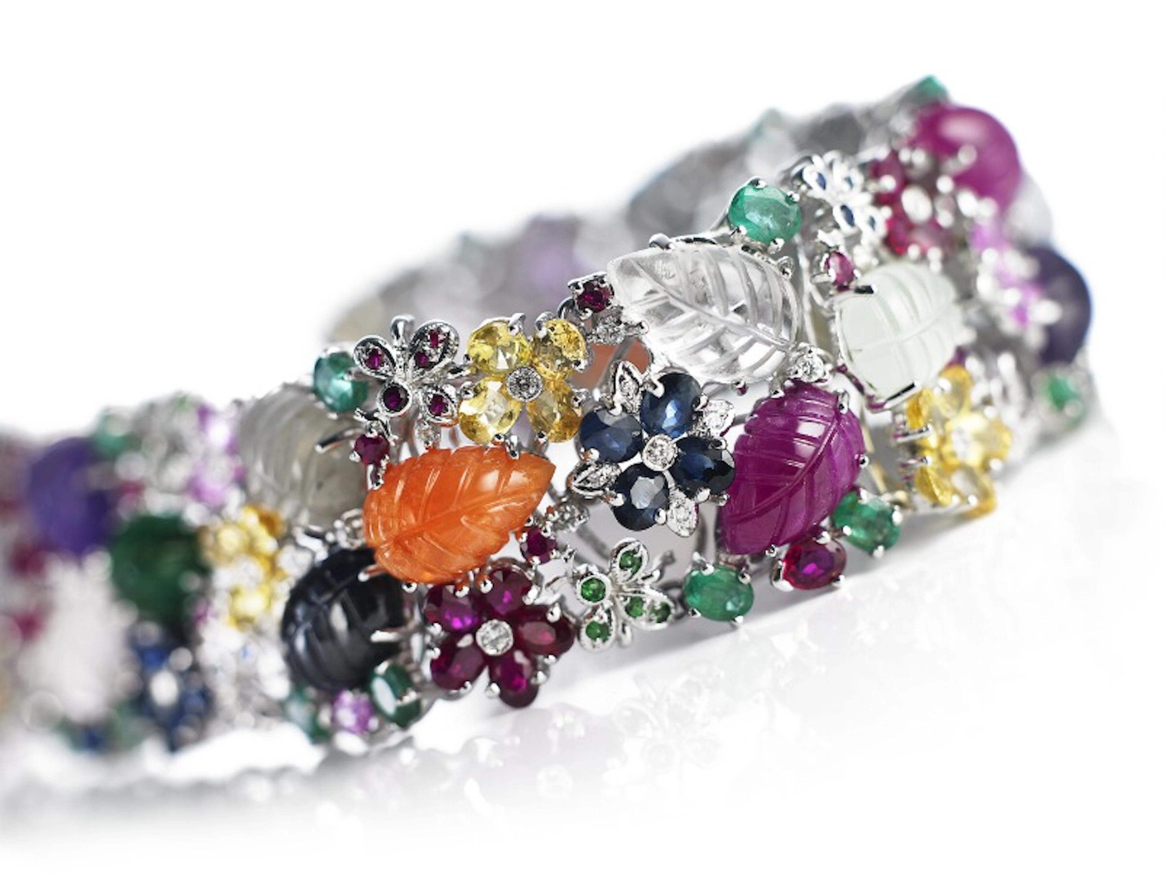 A “Tutti Frutti” sapphire