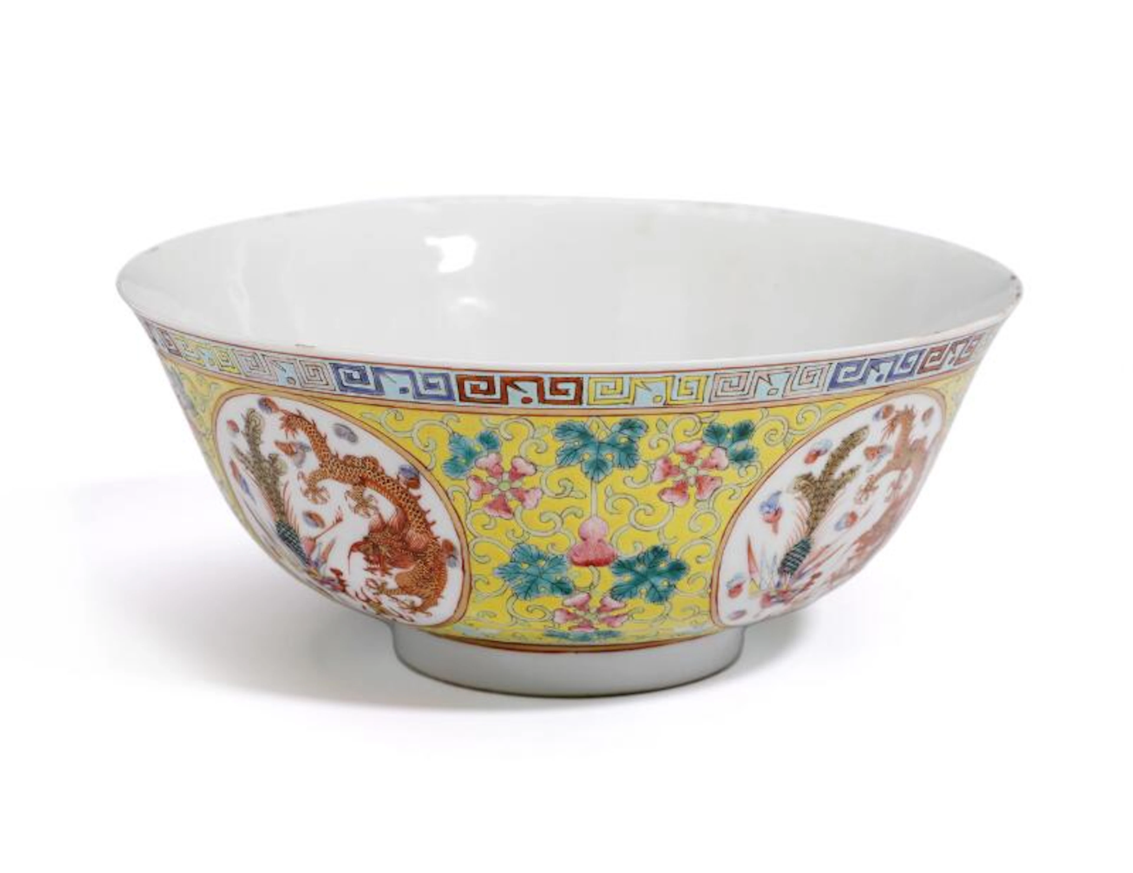 A Chinese enamelled porcelain bowl painted with...