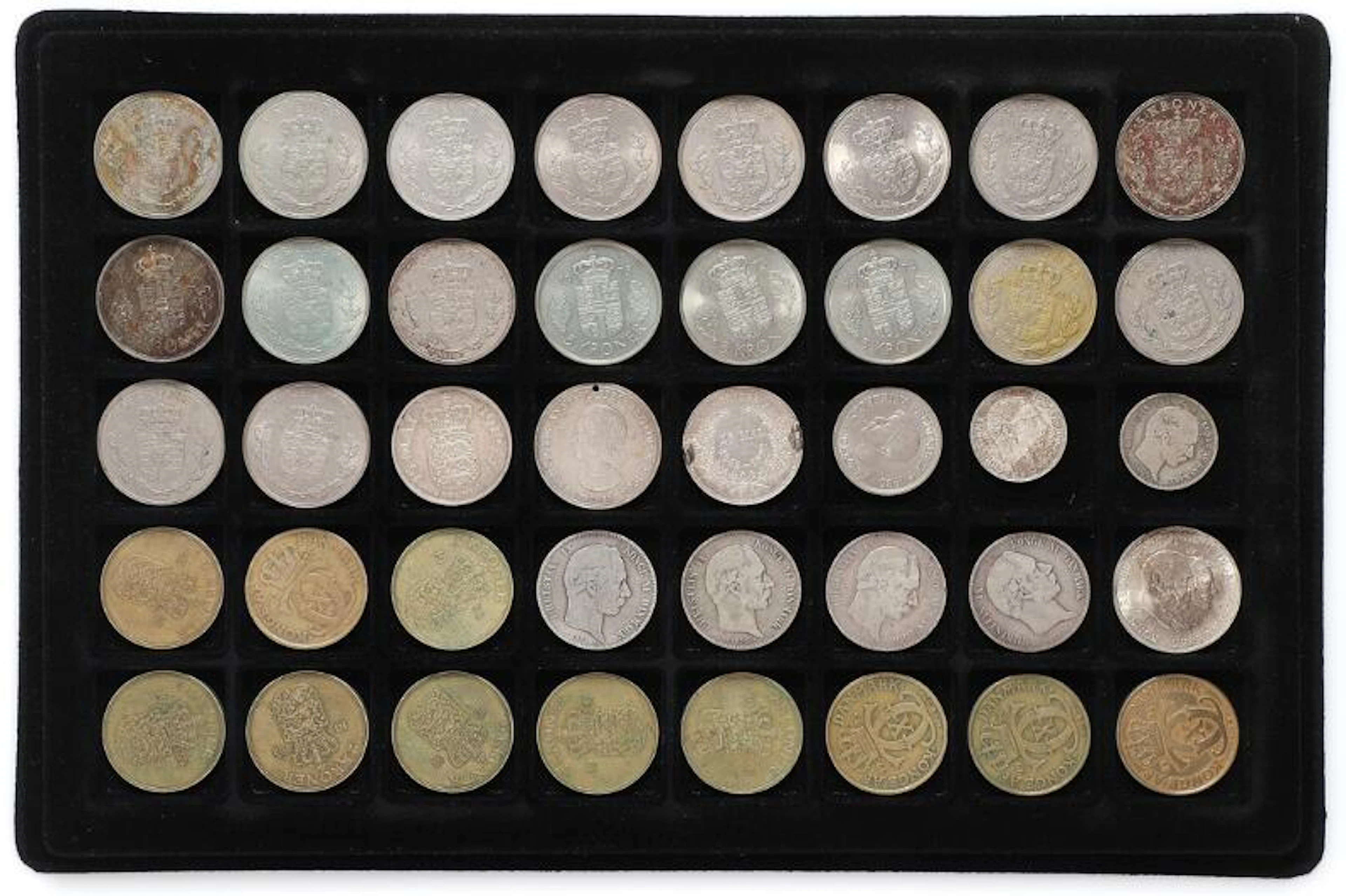 'World', collection in five aluminum cases incl