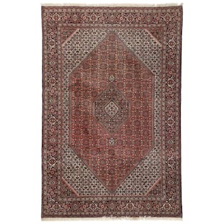 A Bidjar carpet, Persia. Medallion design. 21st century. 198×296 cm.