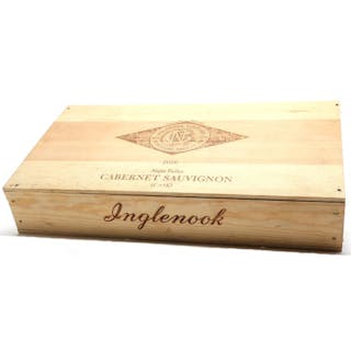 6 bts. Inglenook, Carbernet Sauvignon 2010 A (hf/in). Owc.