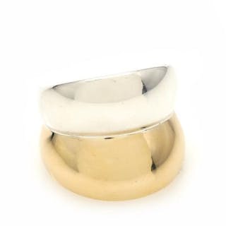 Georg Jensen: An 18k gold and sterling silver "Curve" ring. Size 55.