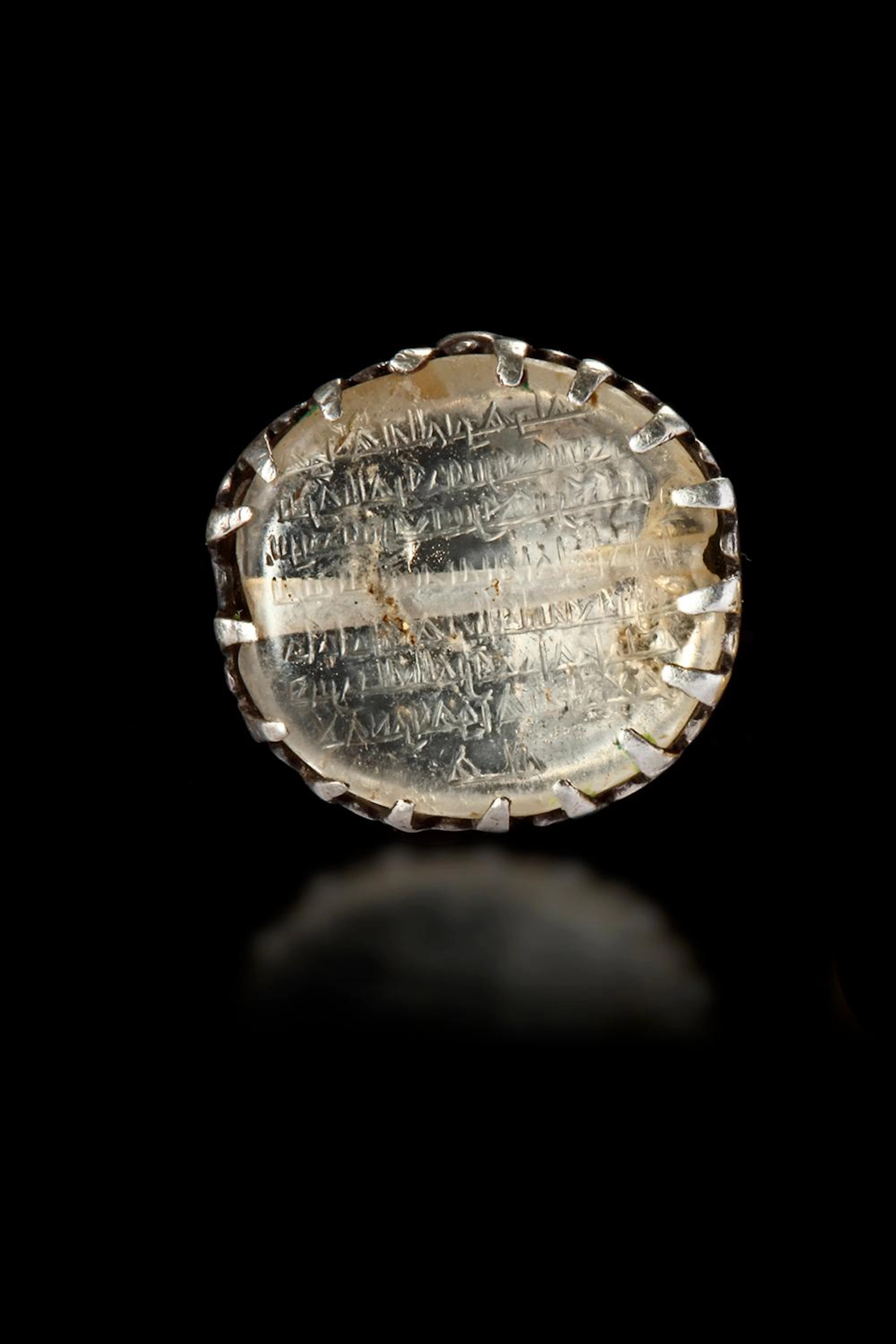 A CRYSTAL ROCK SILVER RING