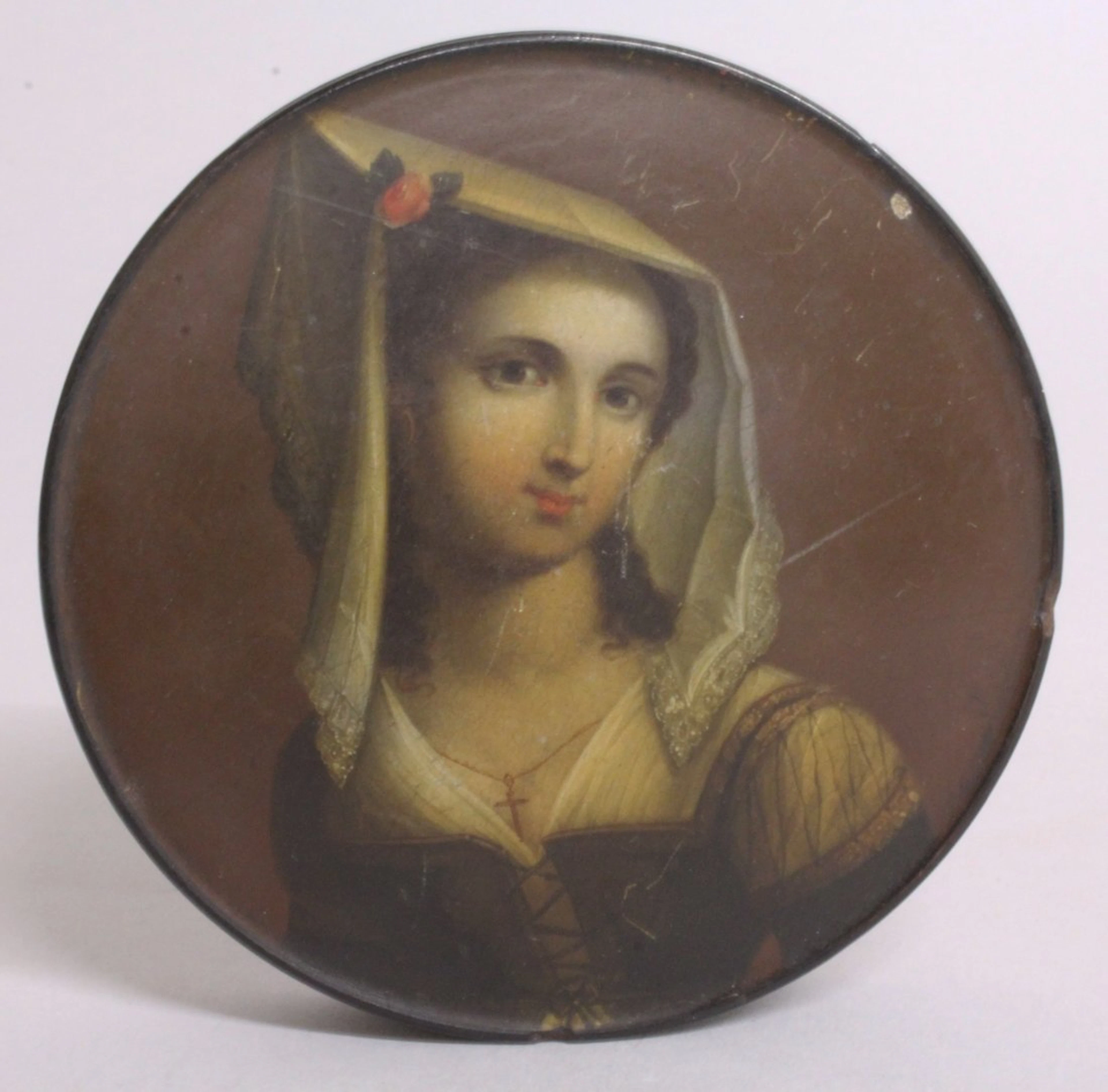 A 19TH CENTURY CIRCULAR PAPIER MACHE BOX AND COVER, the