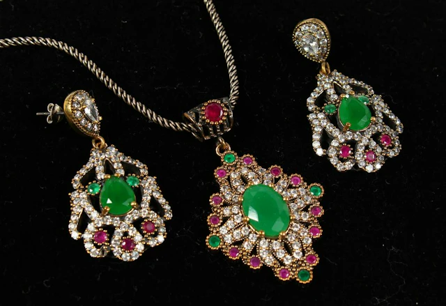A silver chalcedony necklace and earrings.