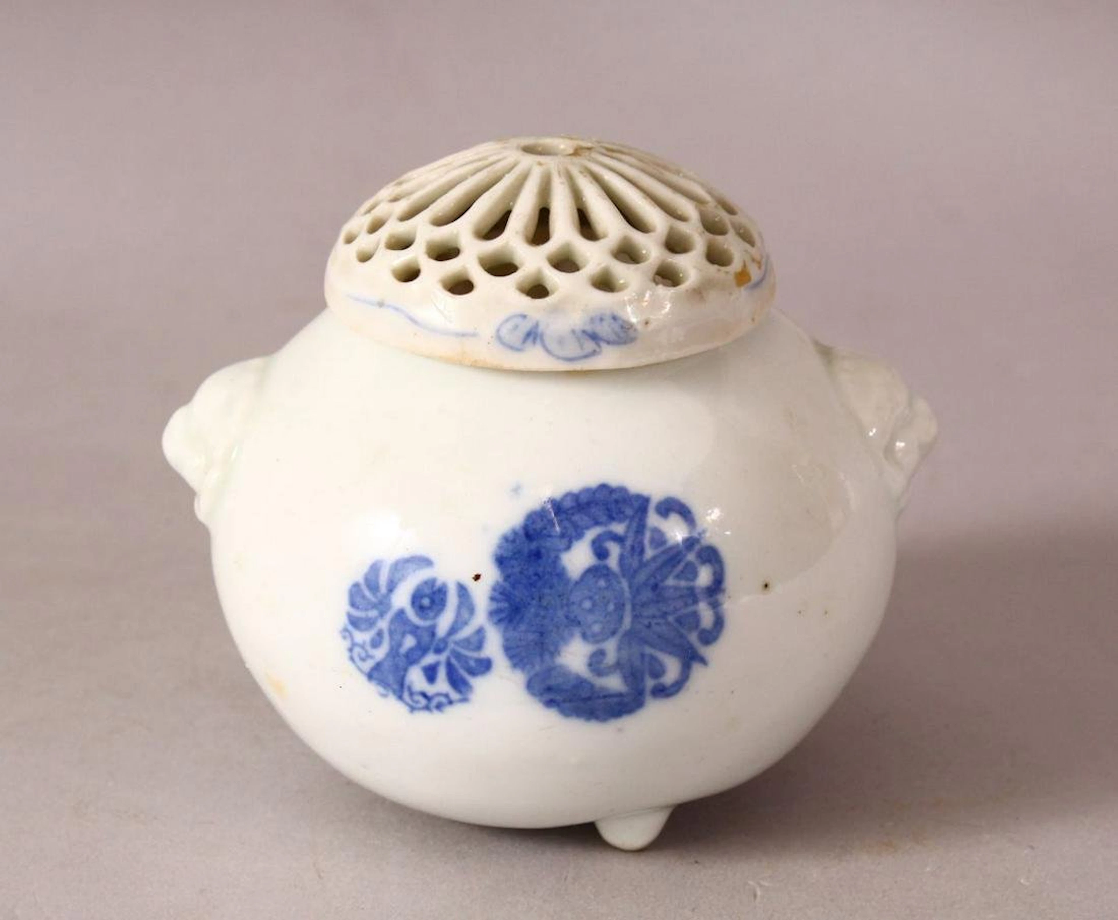 A JAPANESE MEIJI PERIOD HIRADO PORCELAIN BLUE & WHITE
