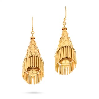 A PAIR OF ANTIQUE GOLD DROP EARRINGS, 19TH CENURY in yellow gold