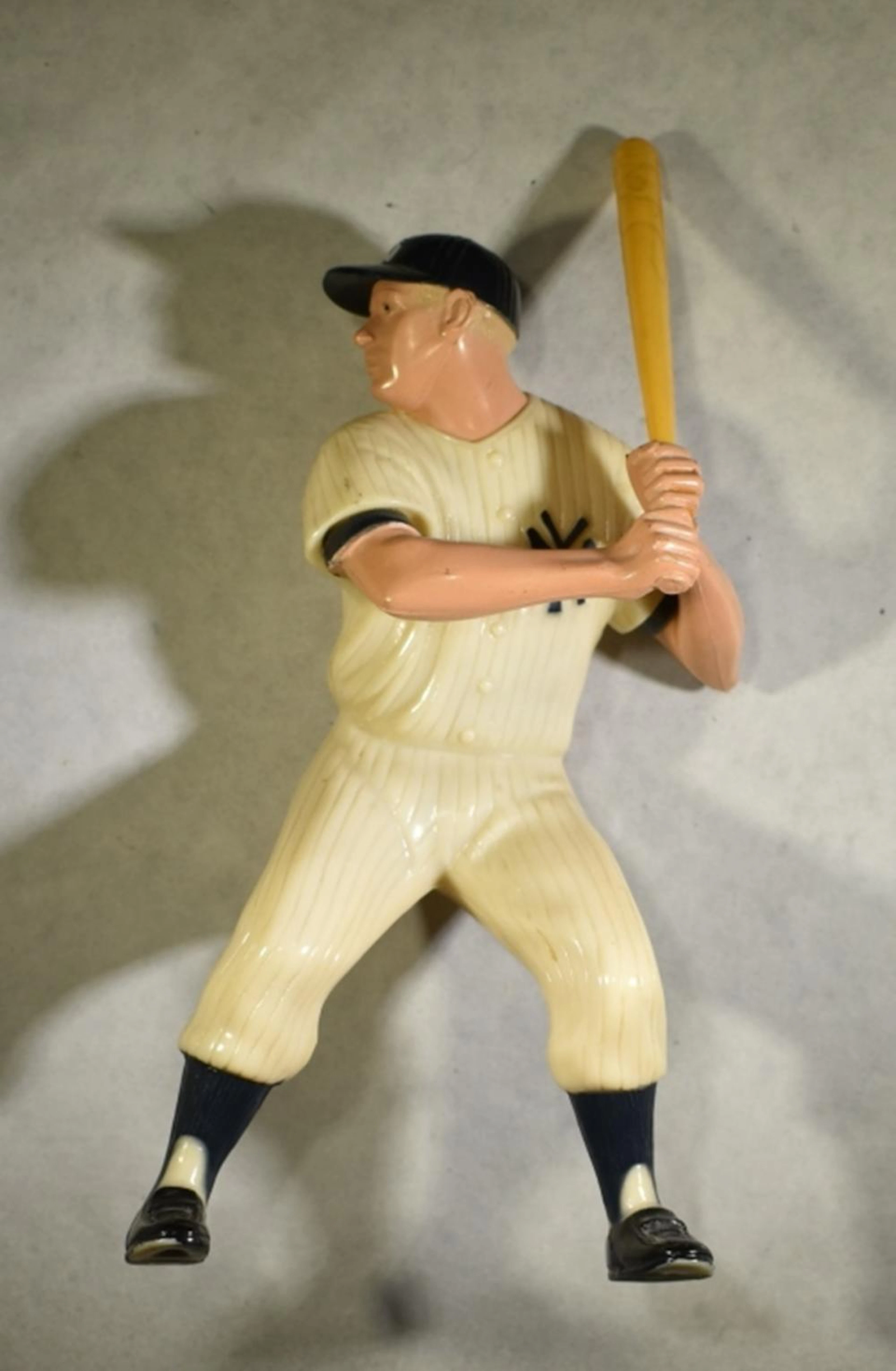 ORIGINAL MICKEY MANTLE HARTLAND STATUE