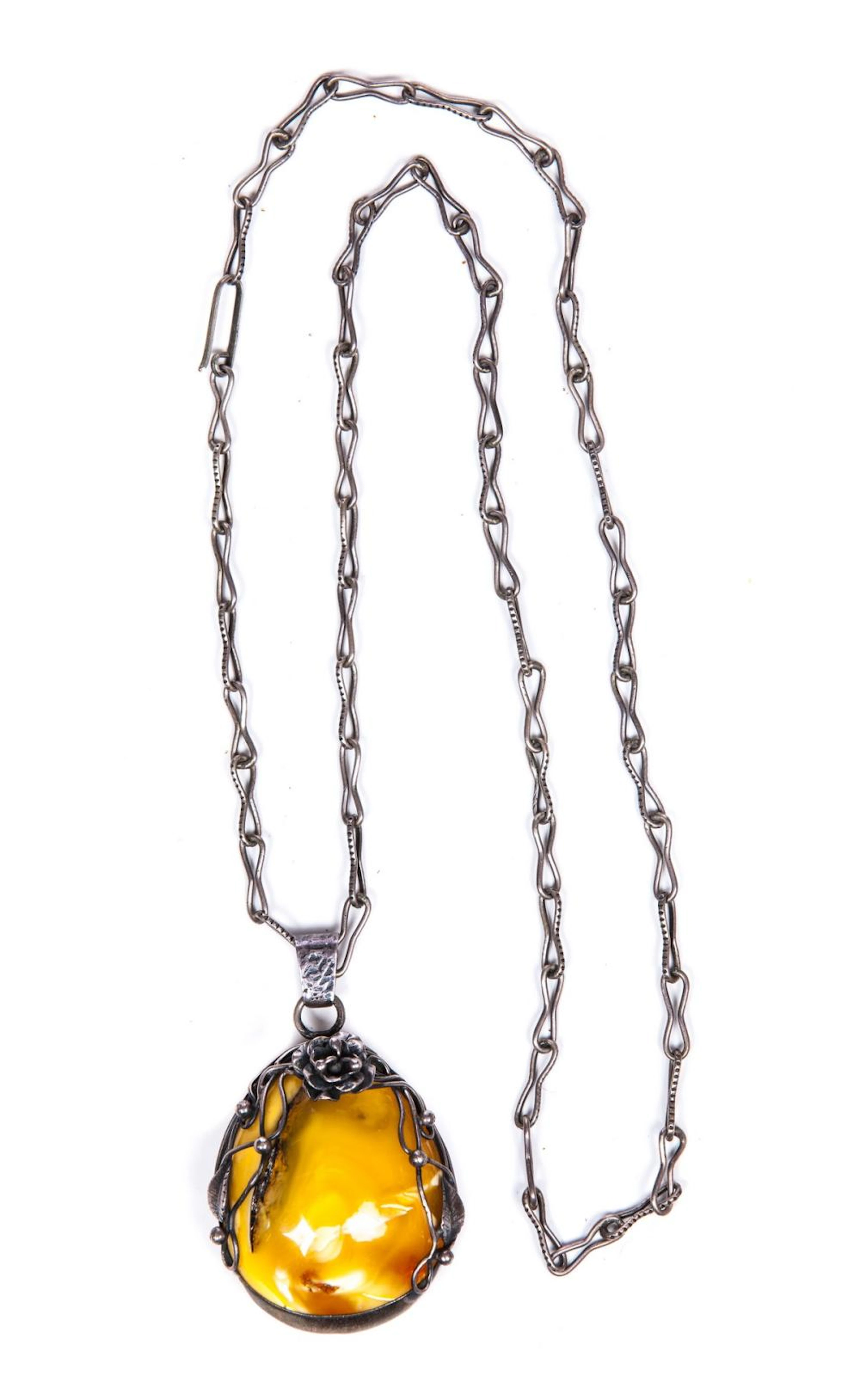 VINTAGE AMBER AND SILVER NECKLACE