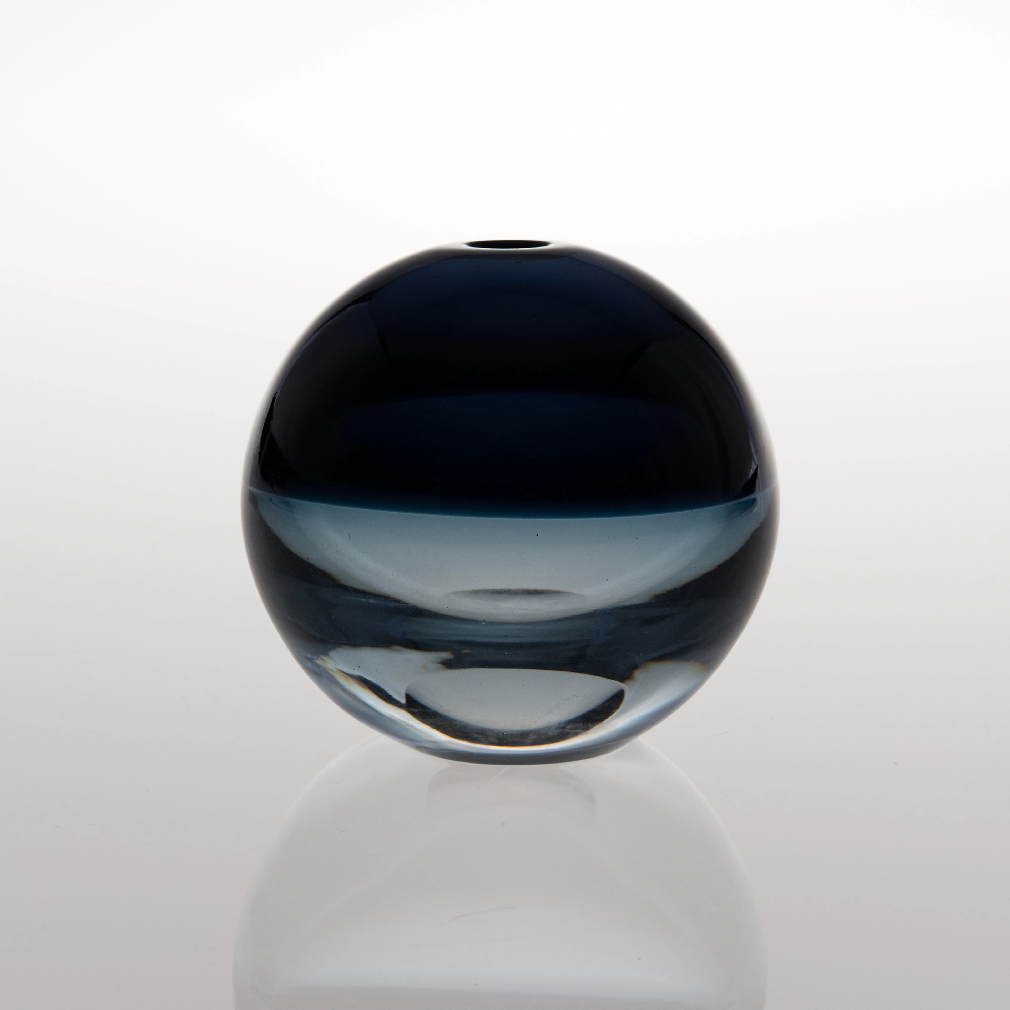 GLASSKULPTUR, Åskboll. Sign. - Iittala -56