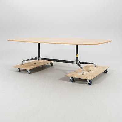 Charles & Ray Eames, table "Segmented table" Vitra 2014.