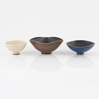 A set of three earthenware bowls by Berndt Friberg for Gustavberg