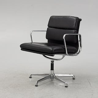 Charles & Ray Eames, kontorsstol, "Soft pad chair EA217", ICF, Italien.