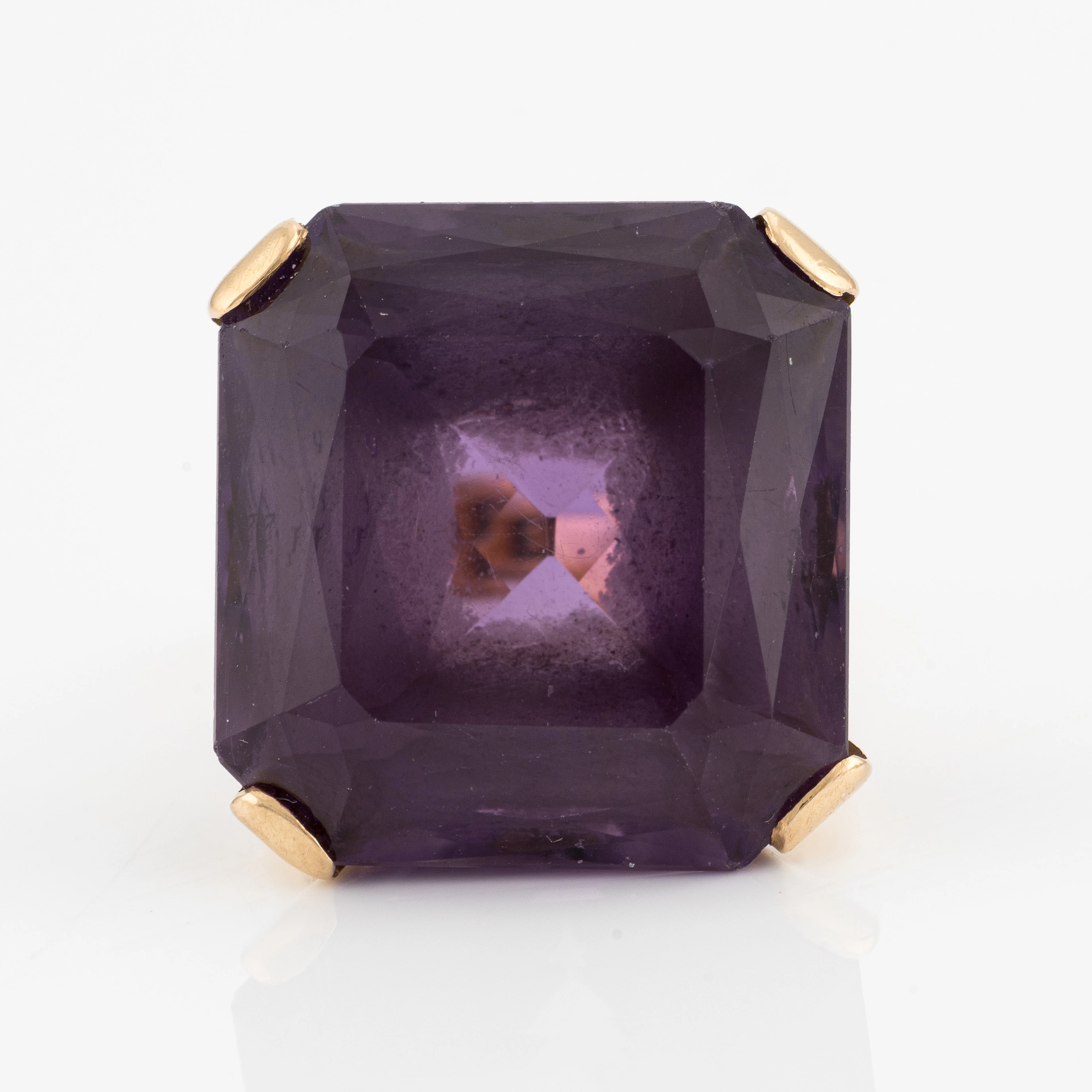 Ring, cocktail ring, 18K gold with amethyst