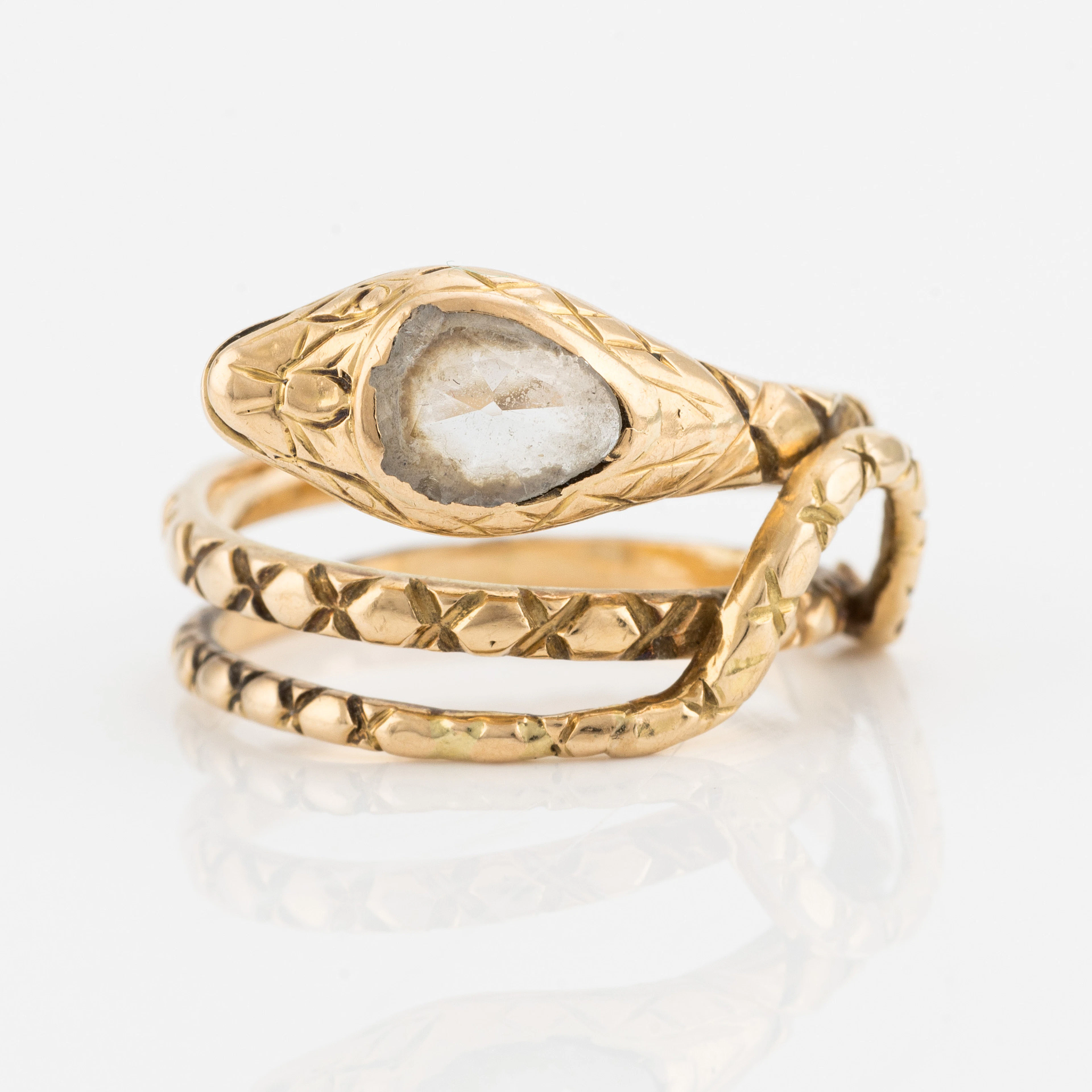 Ring in the shape of a serpent, 18K gold and rose-cut diamond