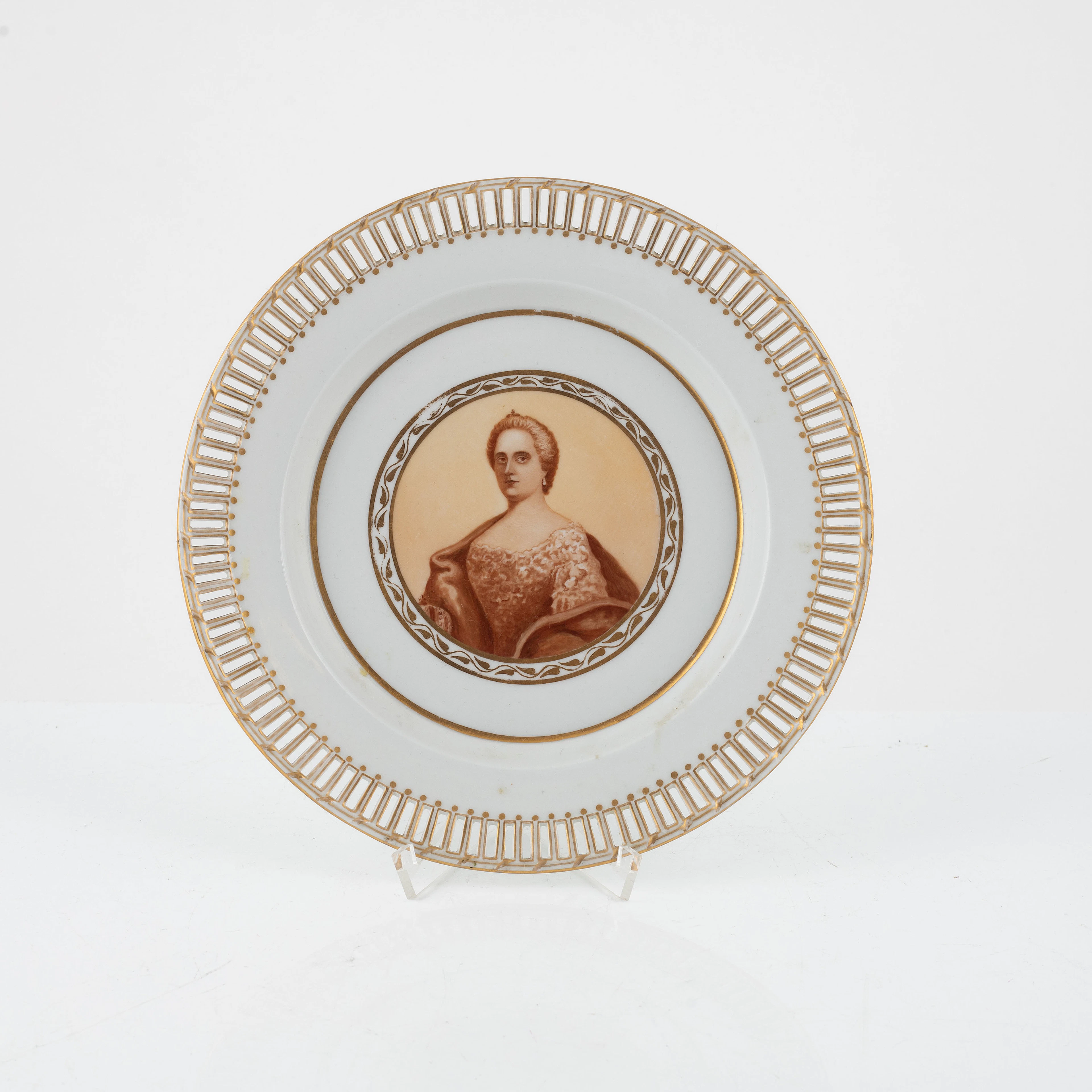 A pierced porcelain plate, KPM Berlin, 19th century.