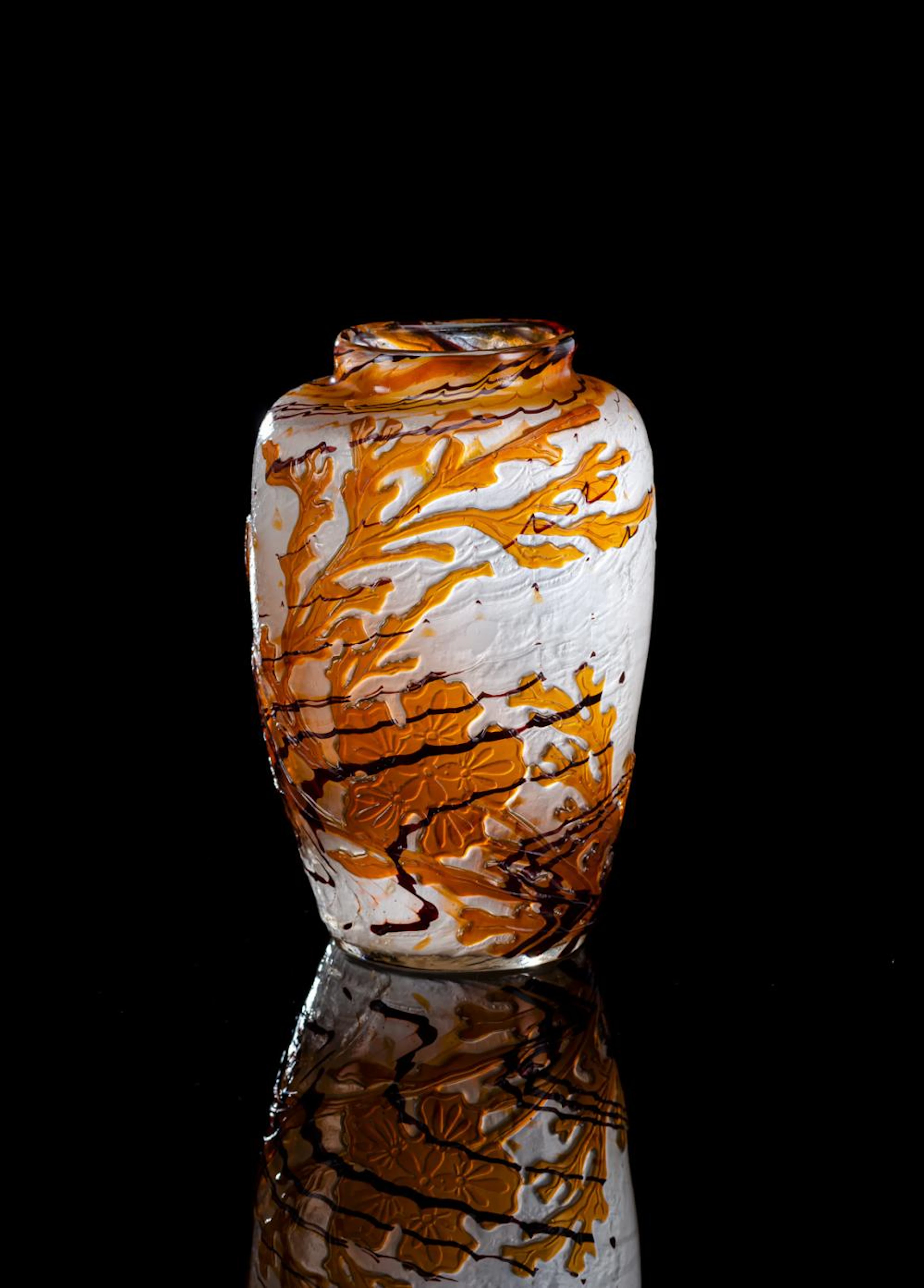 A FINE GALLE SEAWEED PATTERN CAMEO VASE