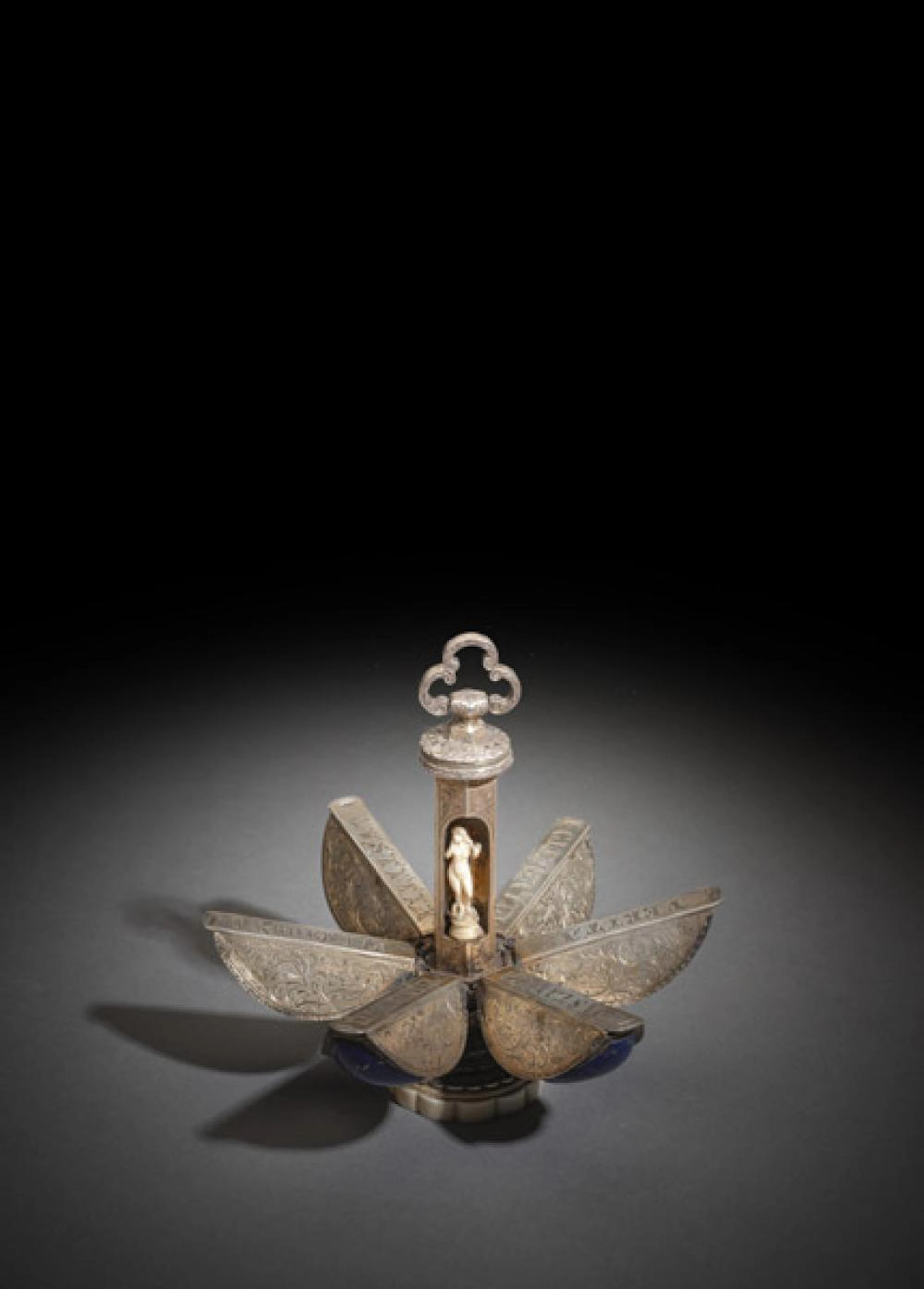 Pomander aus Silber und Lapislazuli