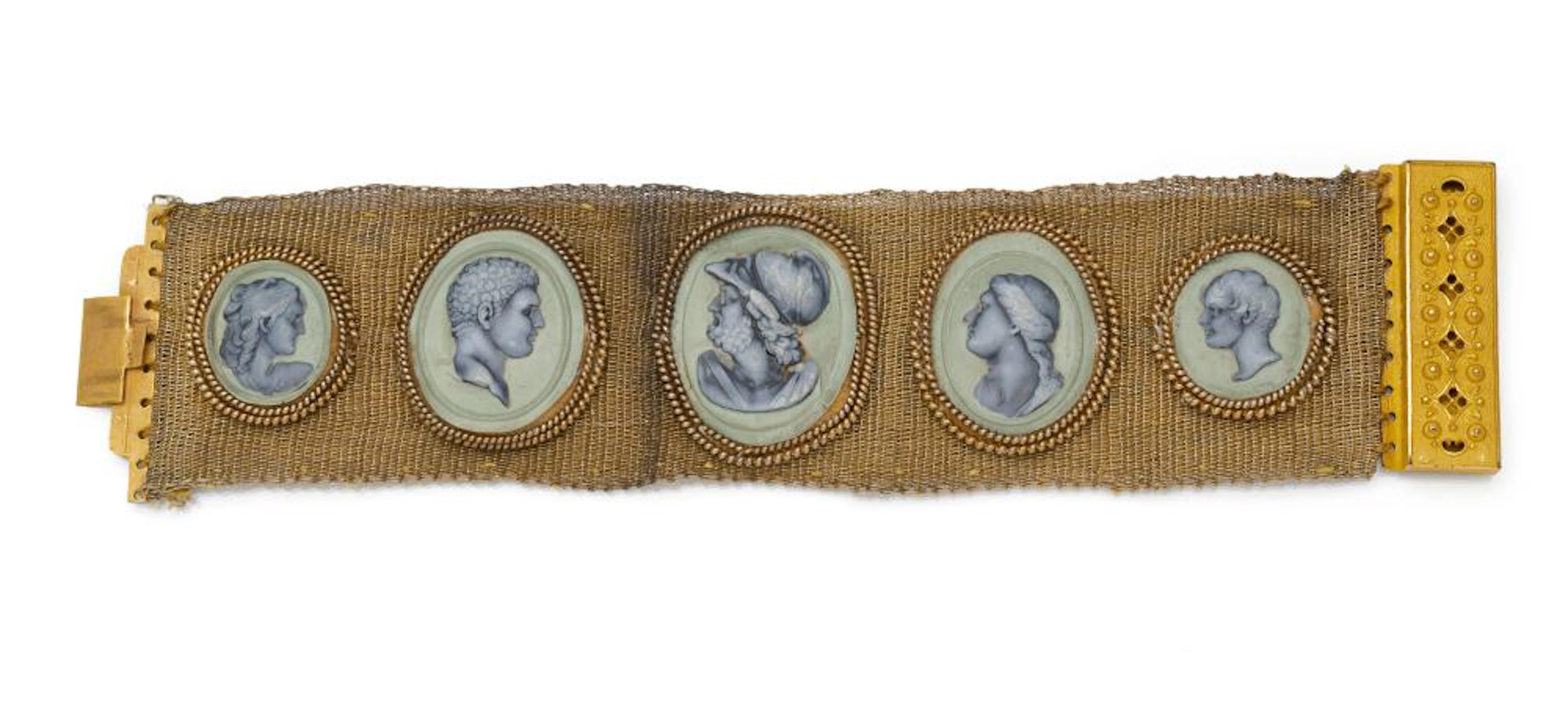 A NEOCLASSICAL CAMEO AND GOLD BRACELET