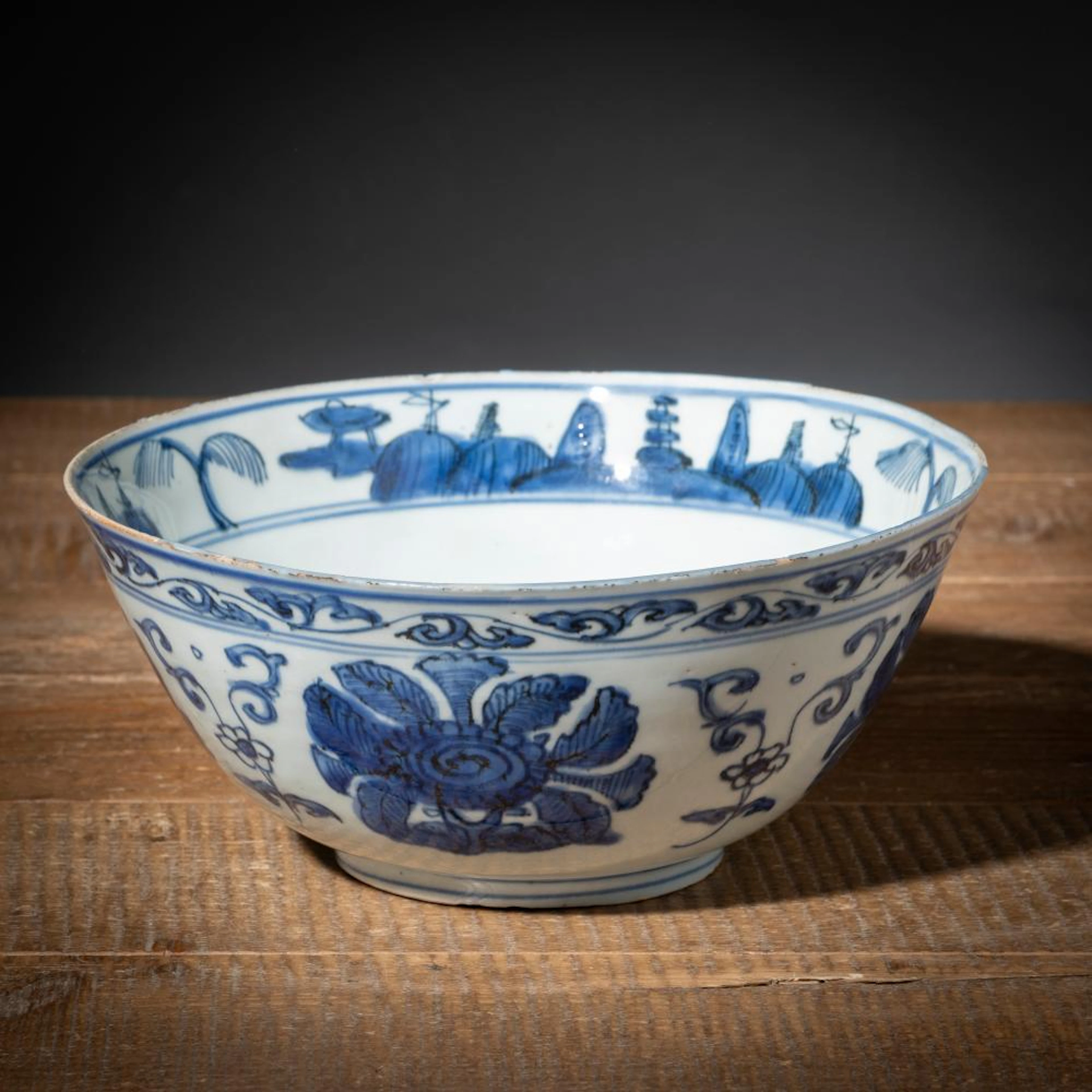 A BLUE AND WHITE LOTUS PORCELAIN BOWL
