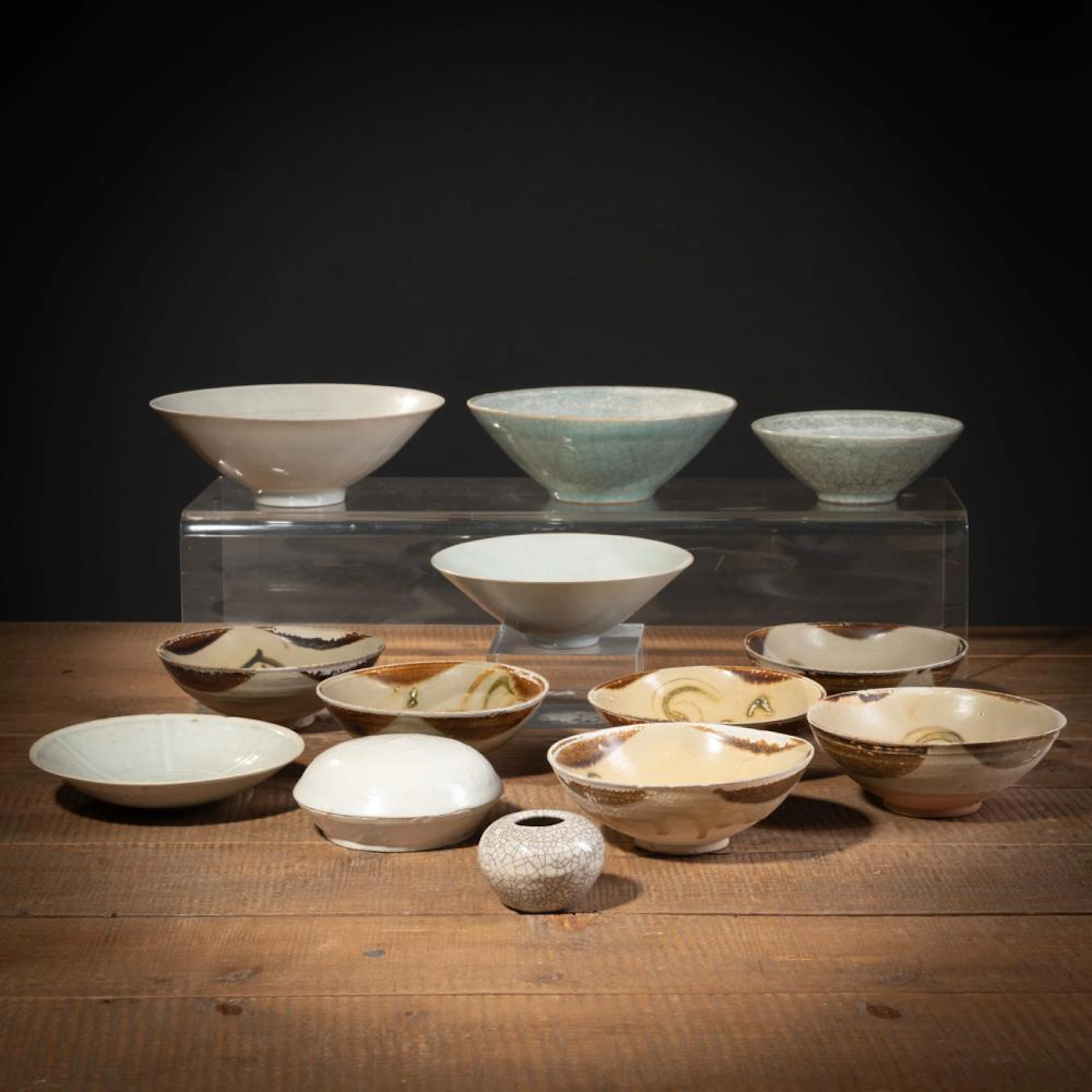 SIX CHANGSHA WARE BOWLS, FIVE QINGBAI WARE BOWLS AND A SMALL BRUSH WASHER