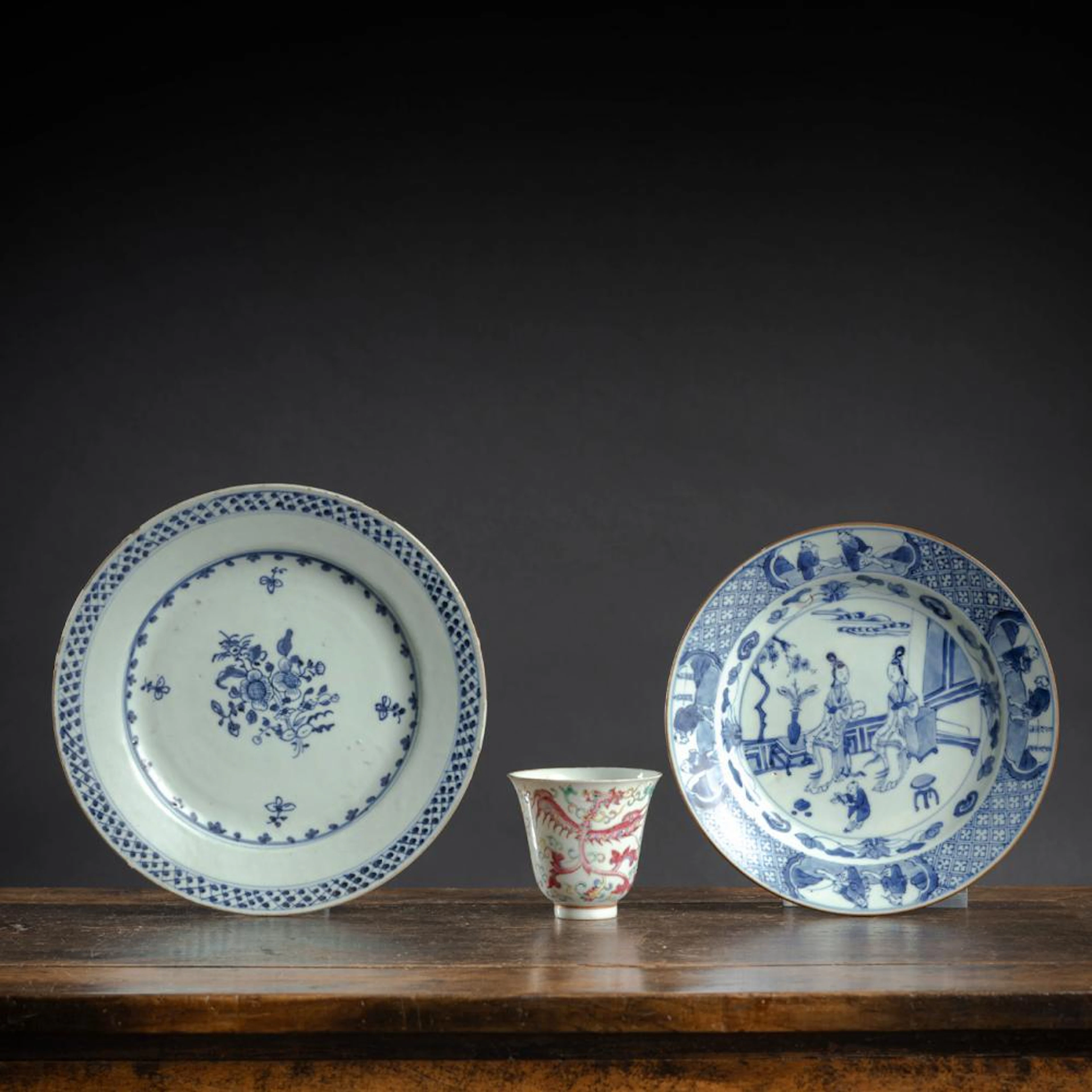 A 'FAMILLE ROSE' PHOENIX PORCELAIN CUP AND TWO BLUE AND WHITE DISHES