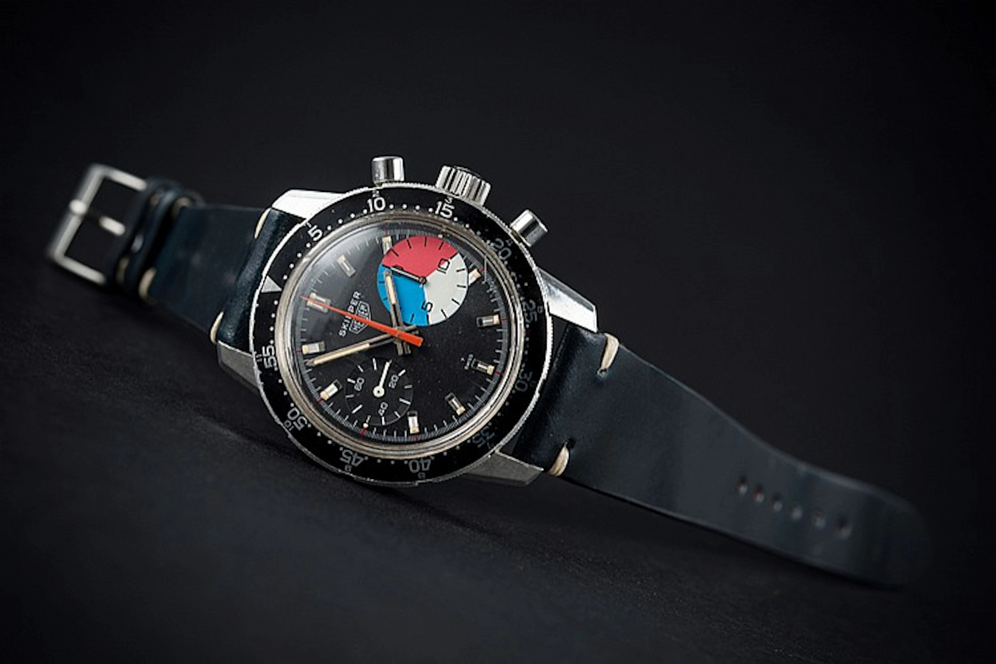 AN EXTREMELY RARE GENTLEMAN'S STAINLESS STEEL HEUER SKIPPER YACHTING CHRONO