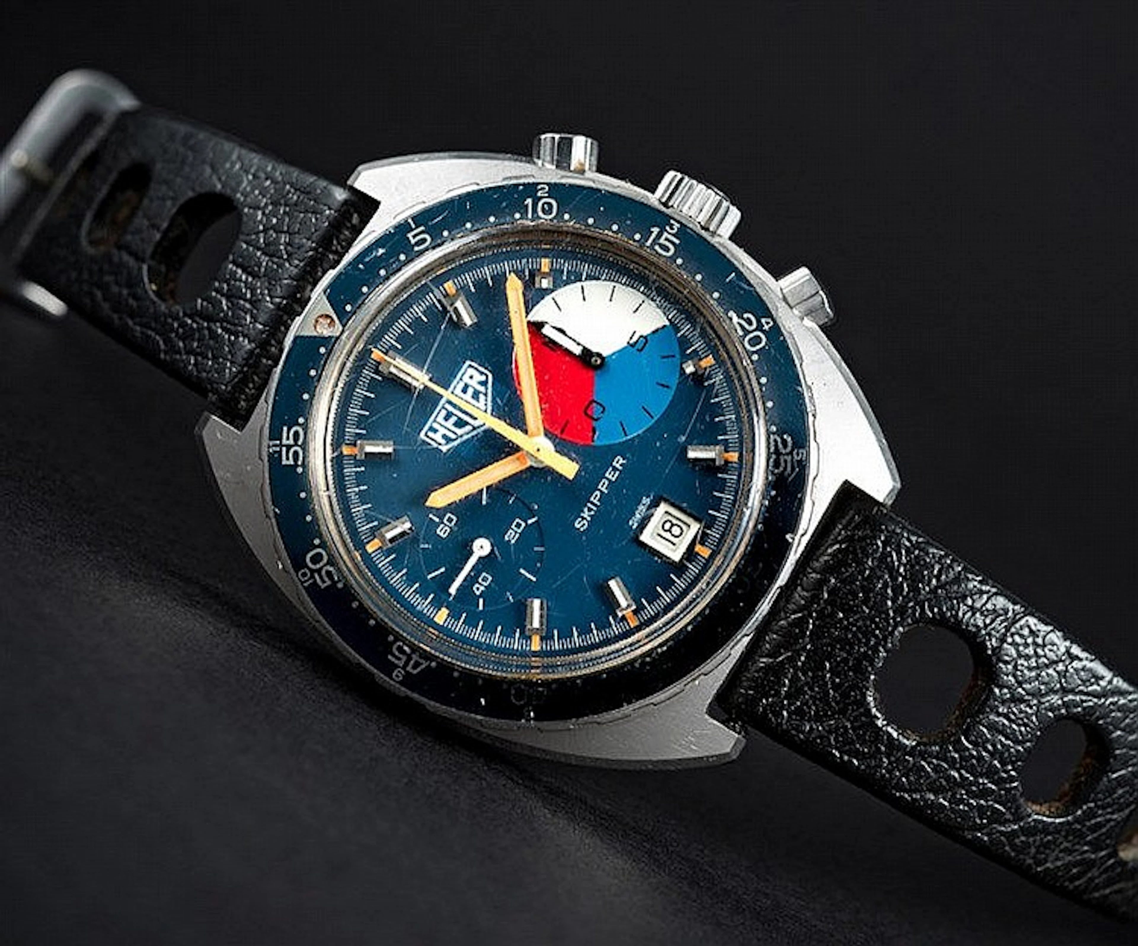 A RARE GENTLEMAN'S STAINLESS STEEL HEUER SKIPPER CHRONOGRAPH WRIST WATCH