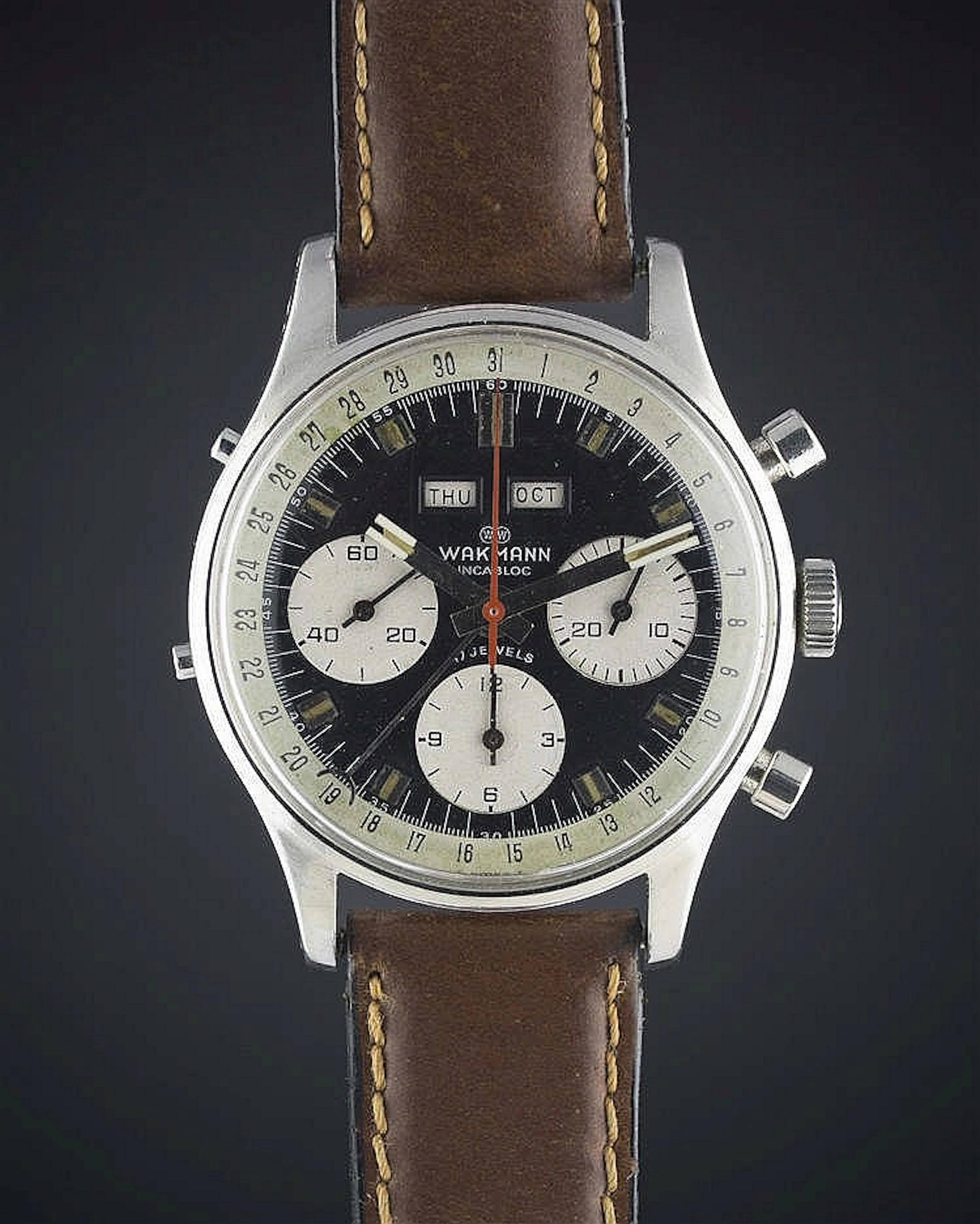 A GENTLEMAN'S STAINLESS STEEL WAKMANN TRIPLE CALENDAR CHRONOGRAPH WRIST WATCH