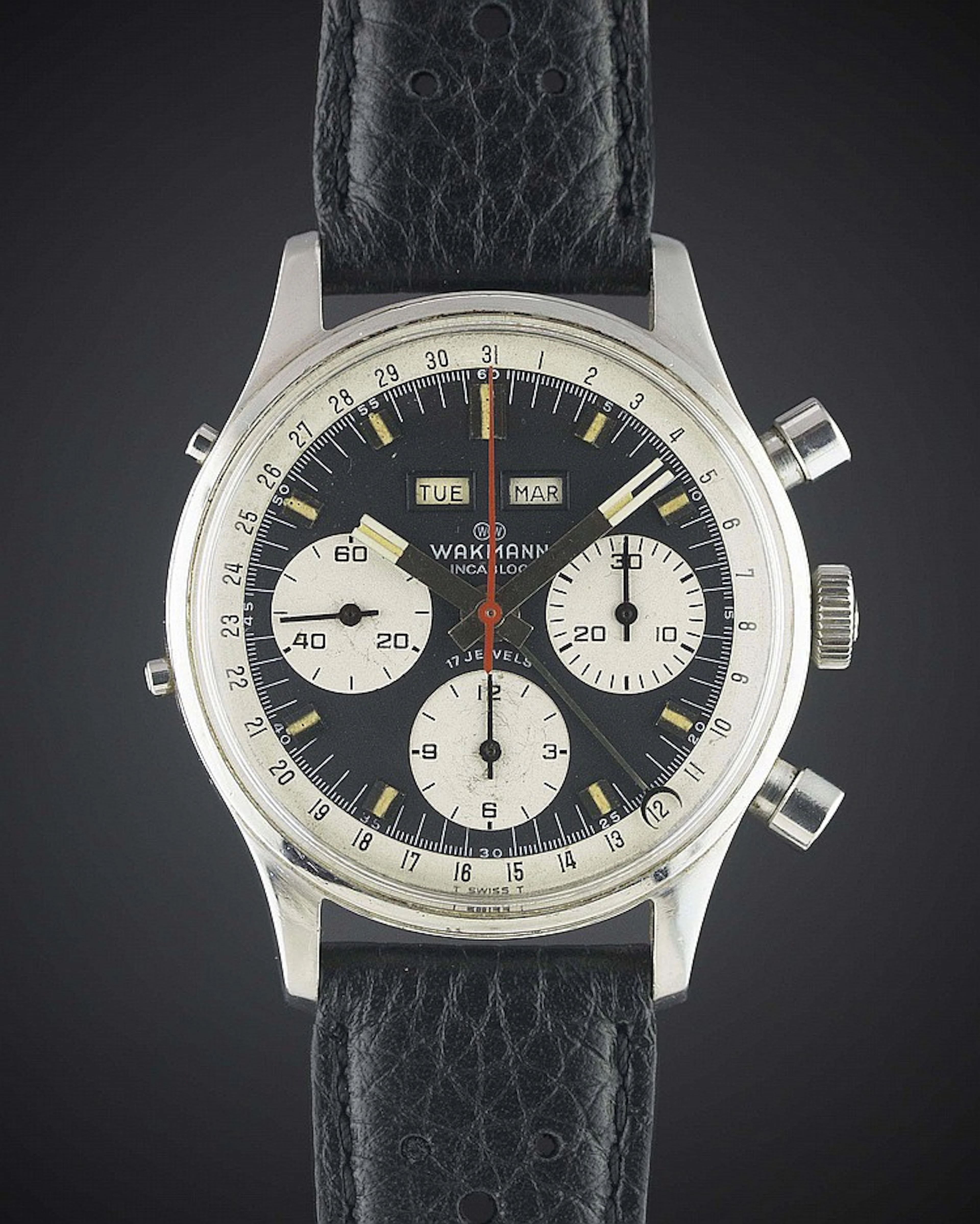 A GENTLEMAN'S STAINLESS STEEL WAKMANN TRIPLE CALENDAR CHRONOGRAPH WRIST WATCH