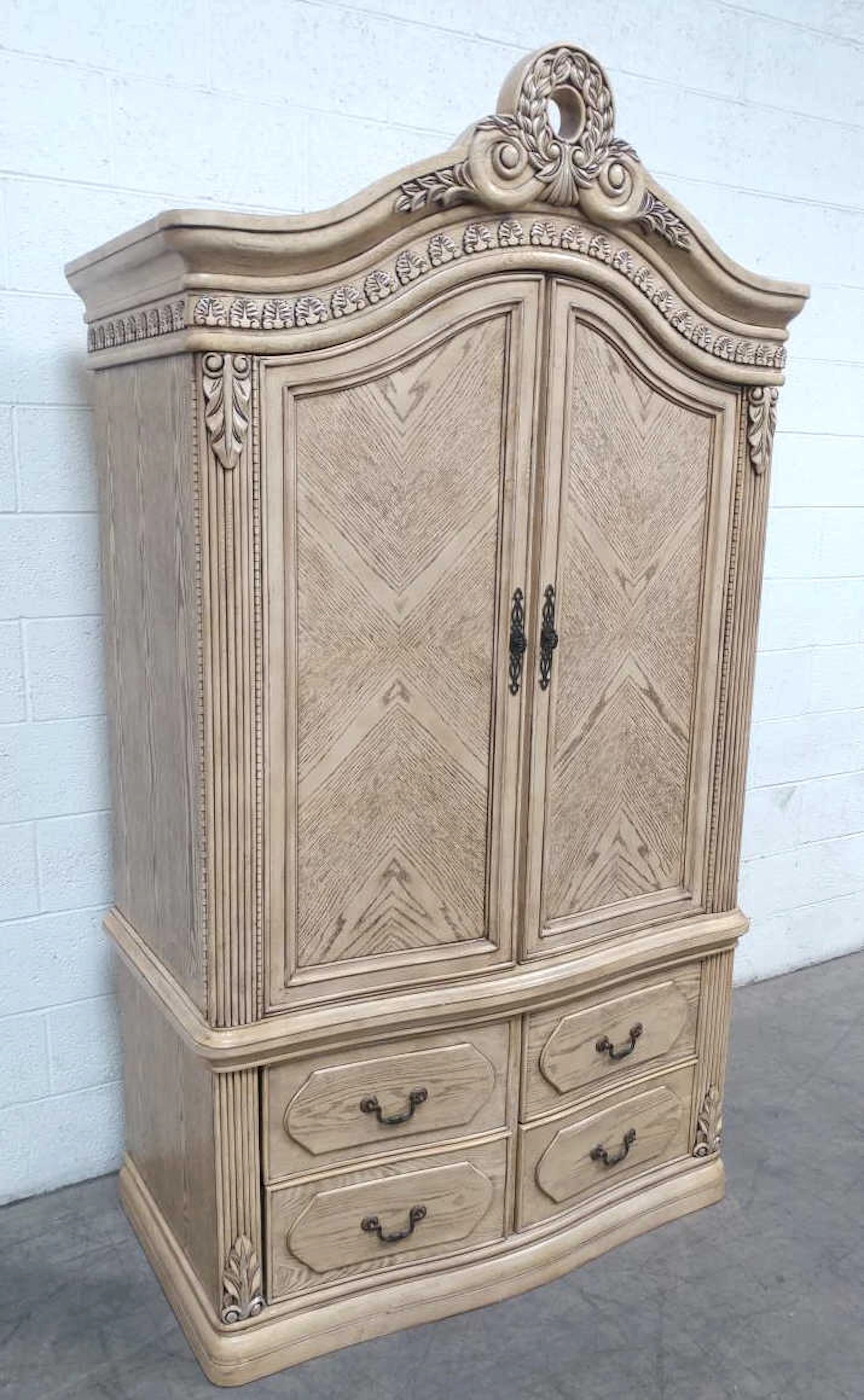 Collezione Europa Tuscan Armoire