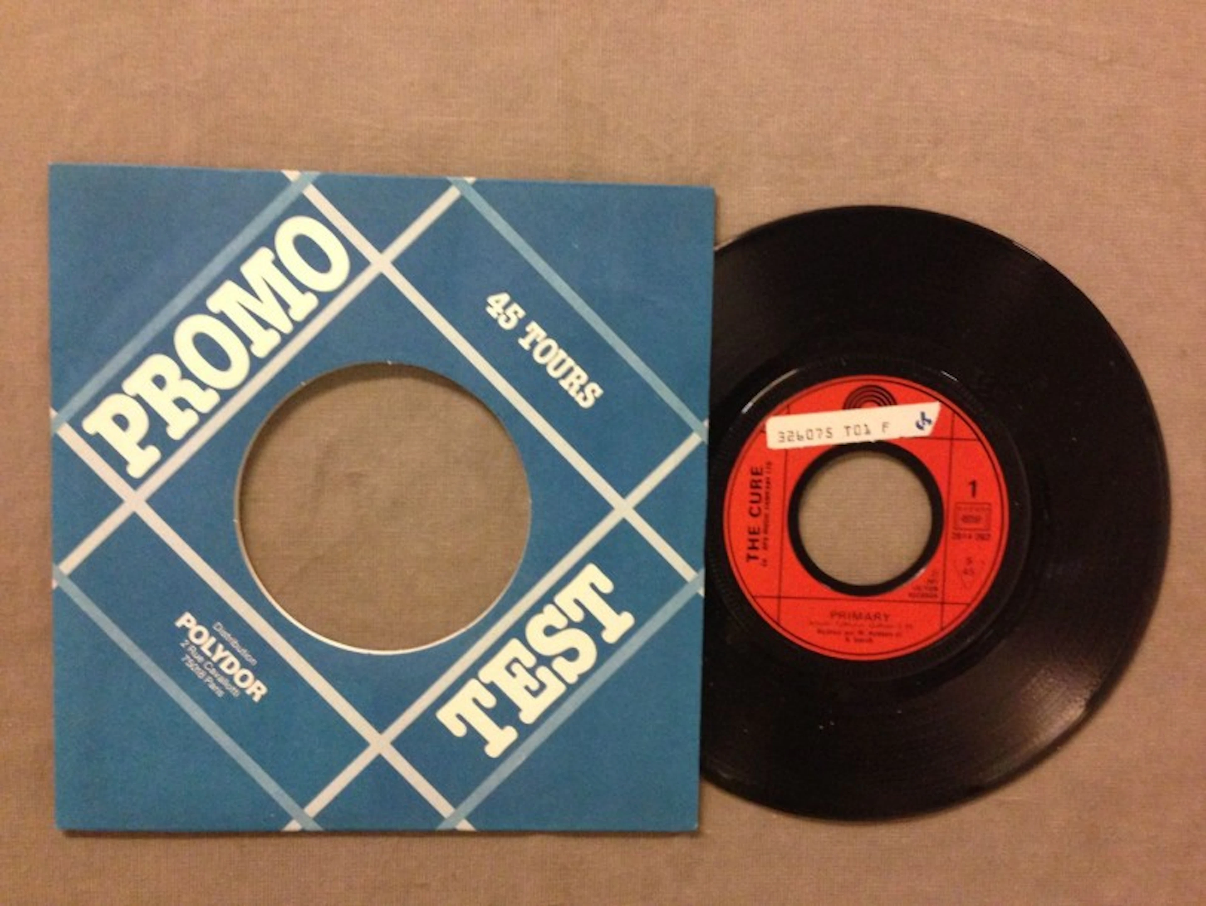 1 disque 45 T du groupe The Cure Promo