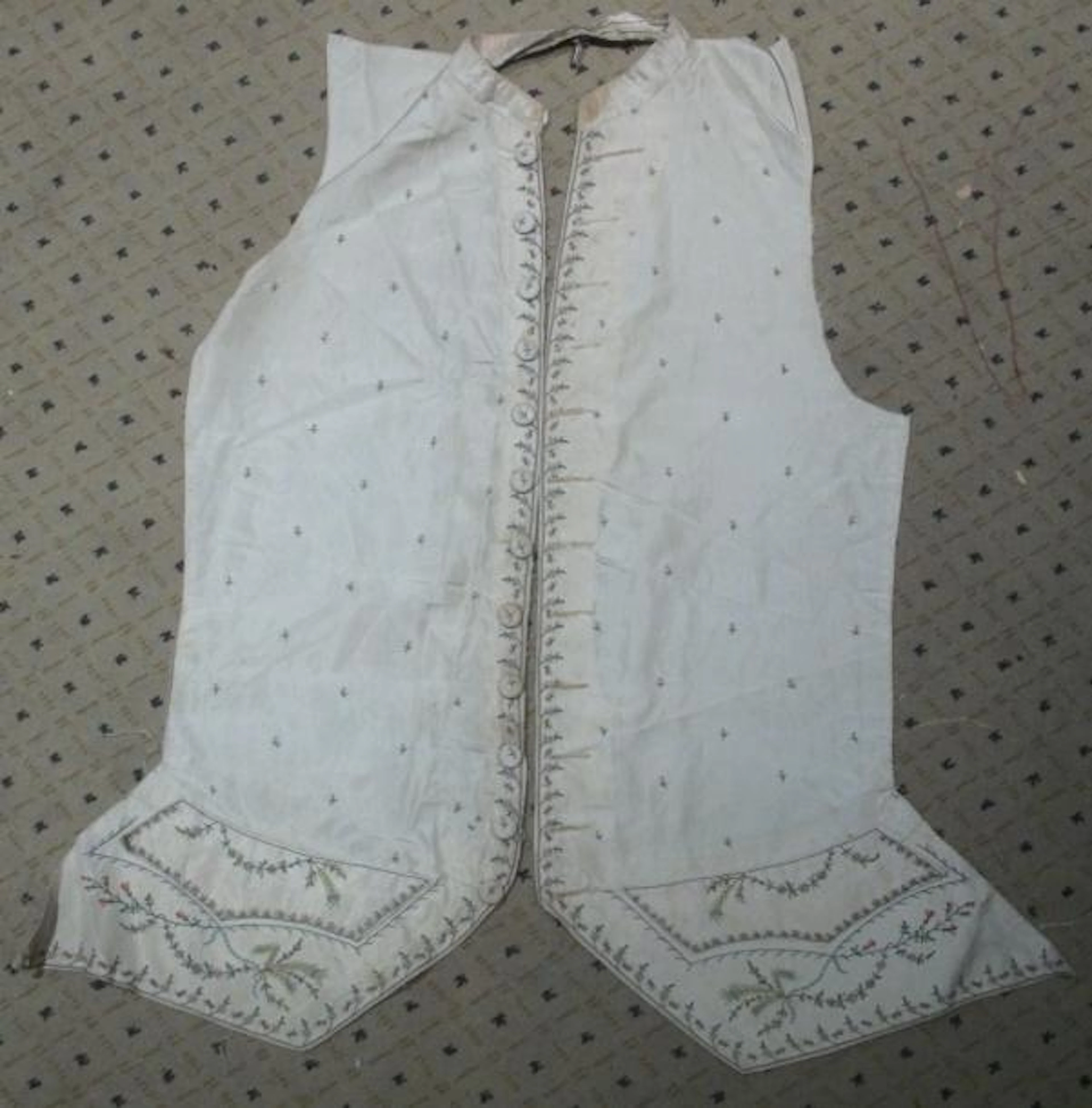 Devant de gilet, époque Louis XVI, faille…