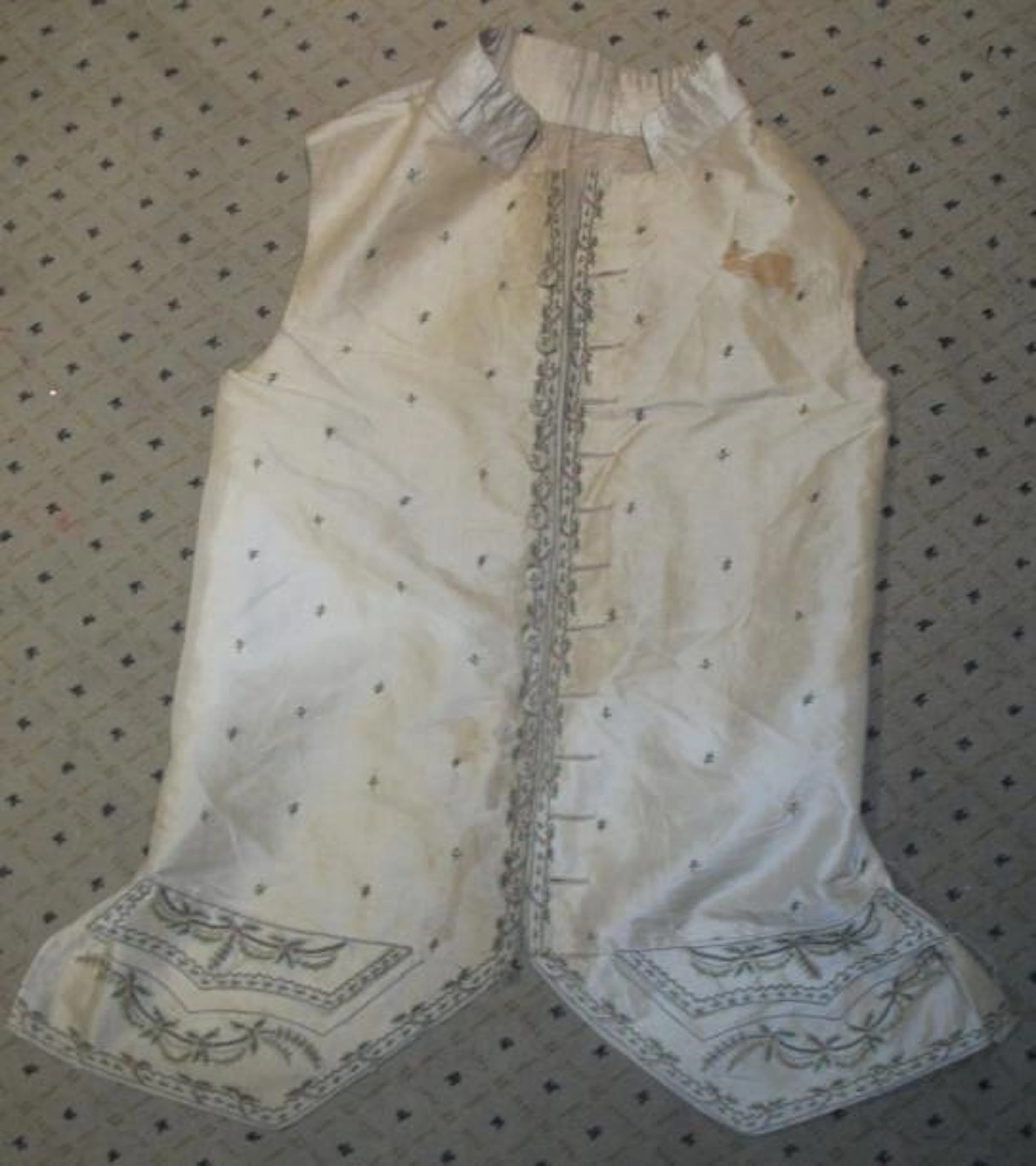 Gilet à col, époque Louis XVI, taffetas crème,…
