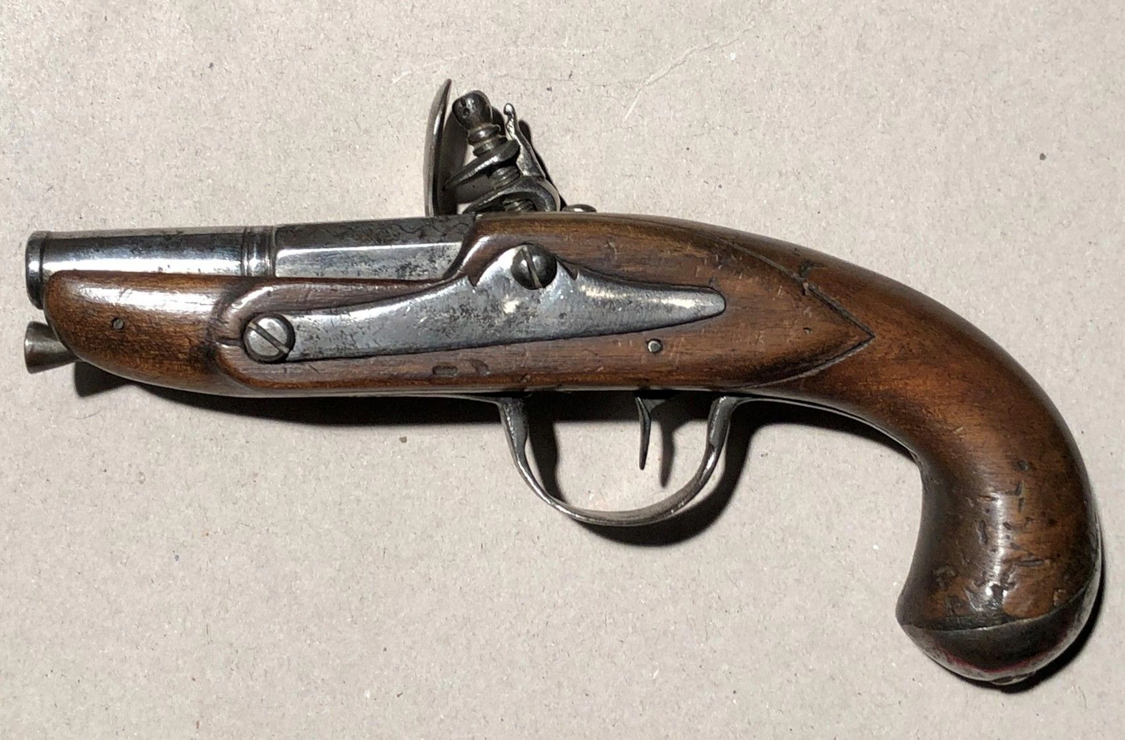 Pistolet à silex de voyage