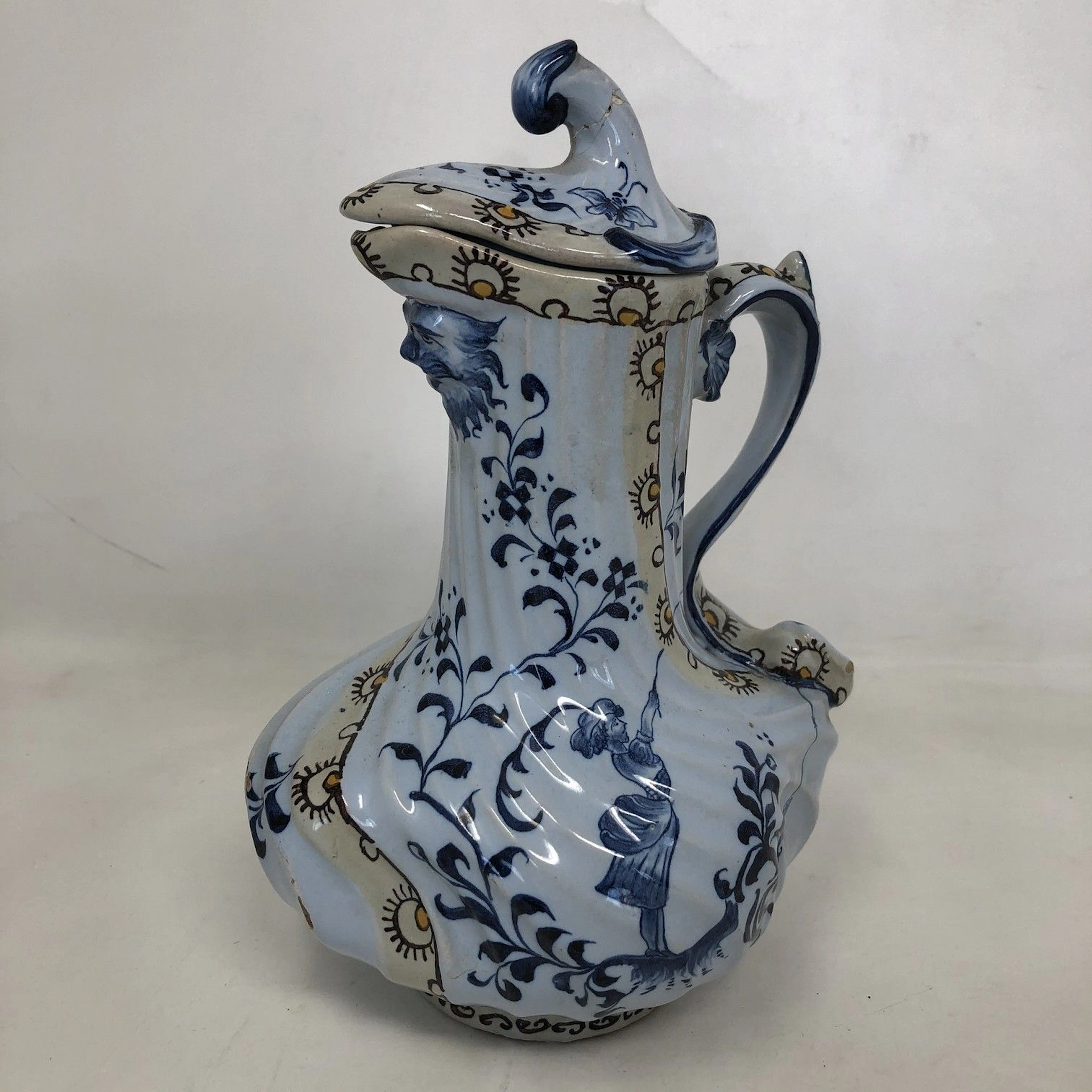 Emile GALLE - Verseuse en faience à décor..