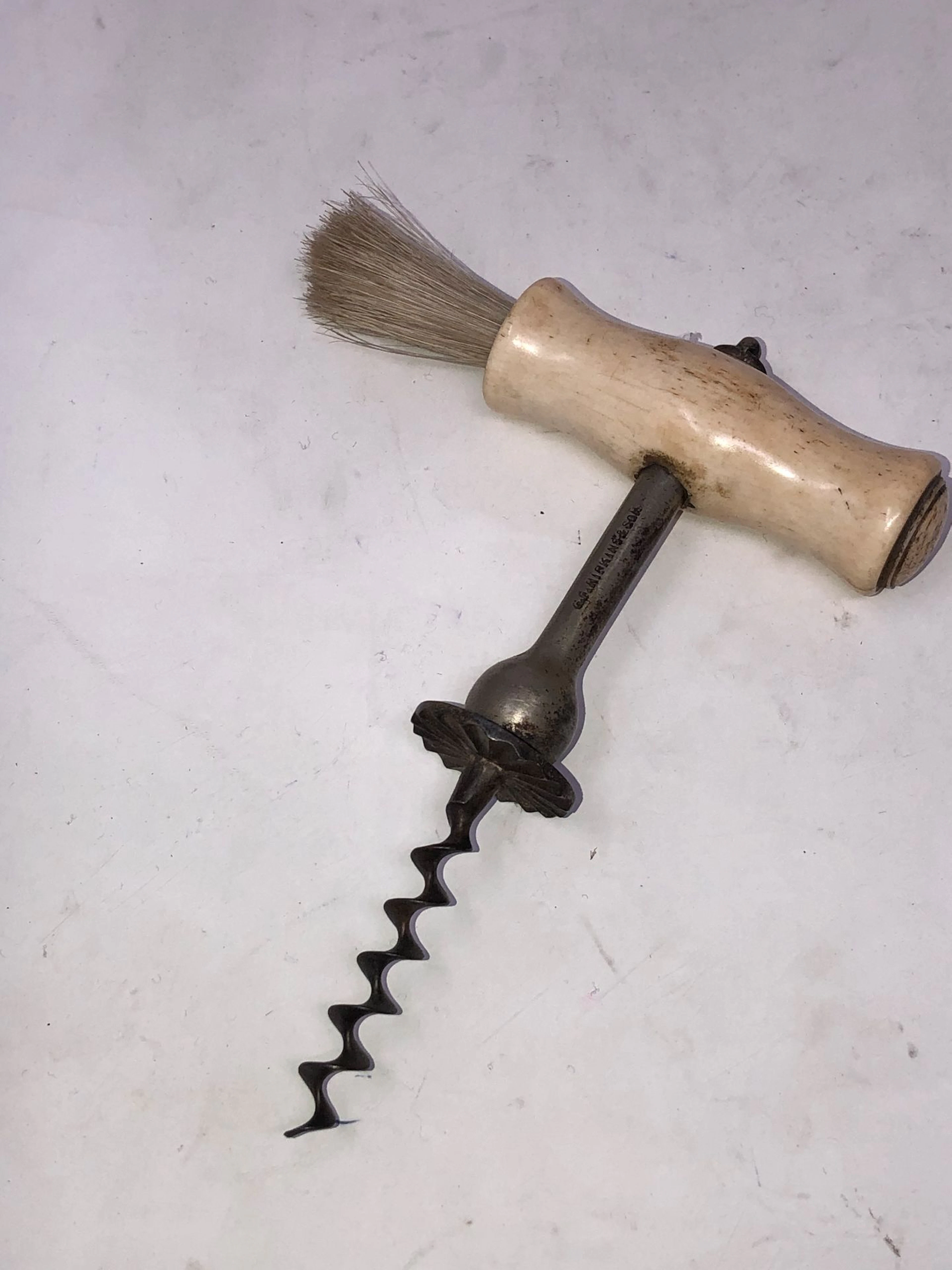Tire-bouchon en os et acier