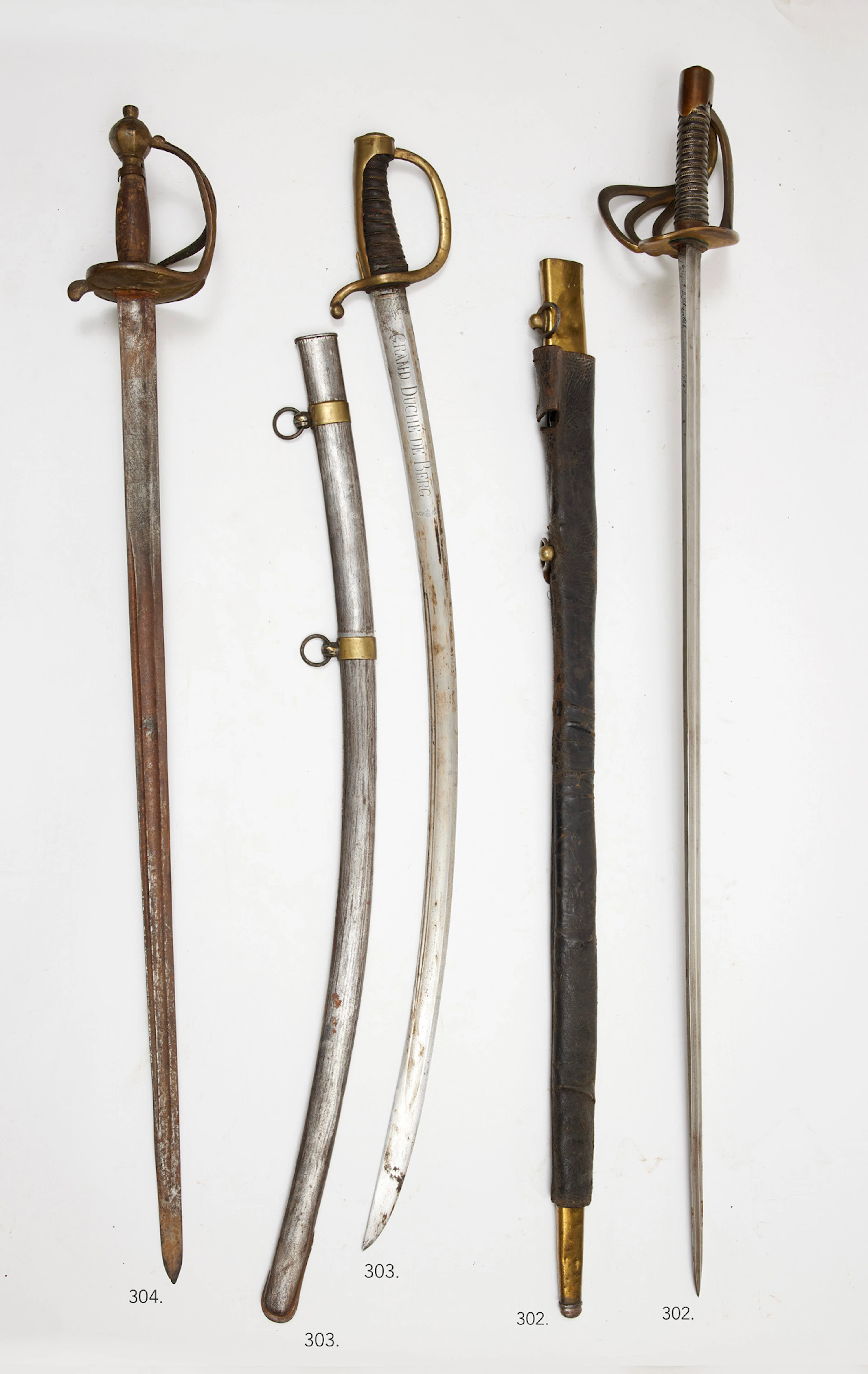 Sabre de cavalerie légère, garde à une branche en laiton, calotte à longue queue