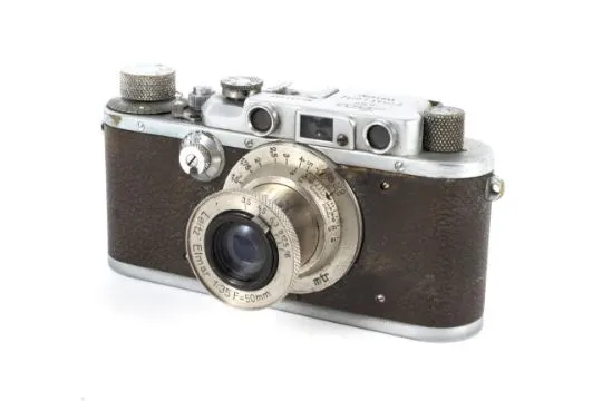 A Leica IIIa 35mm rangefinder camera. 1939, chrome, s/n 332307. With ...
