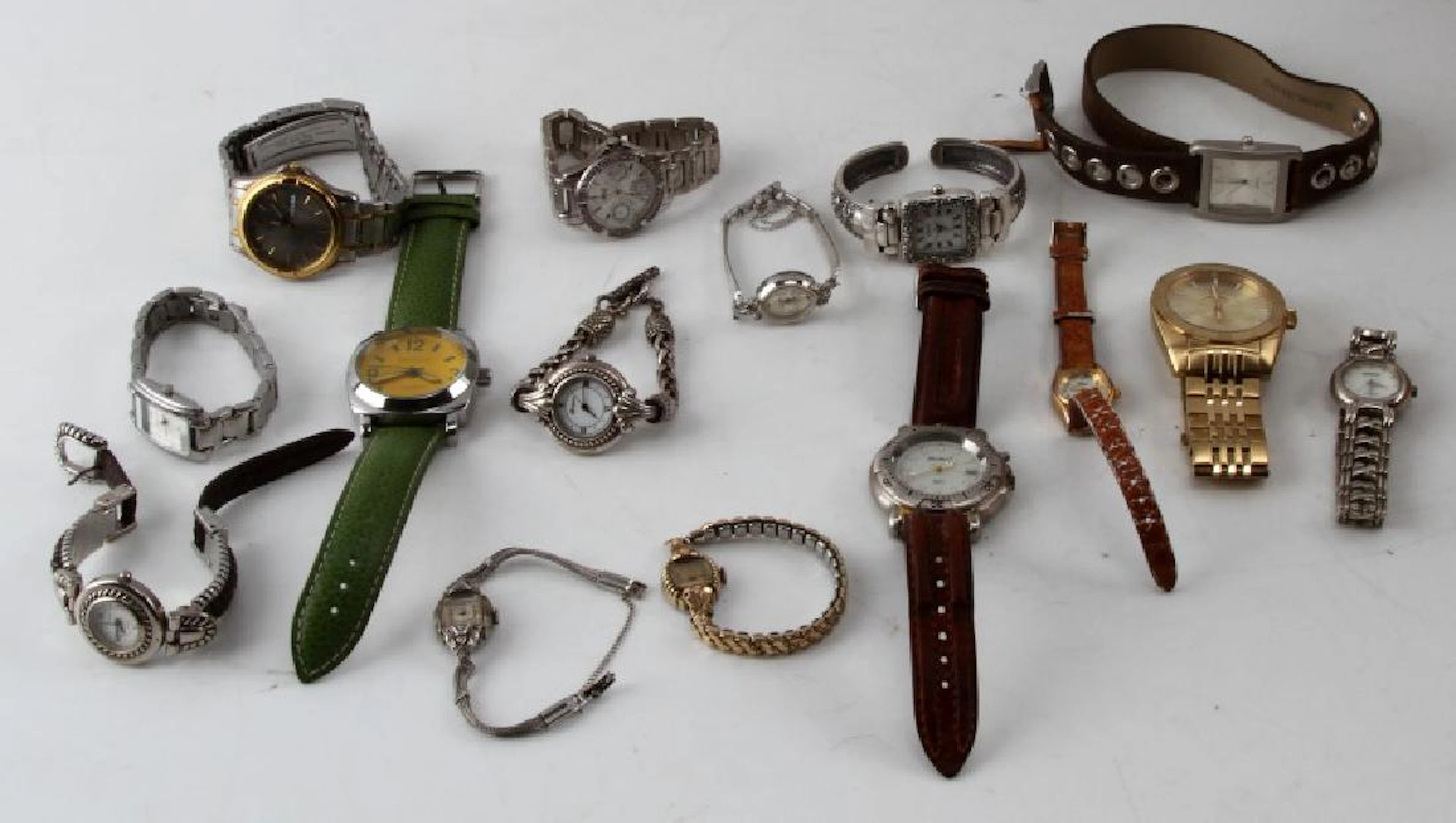 Lot of 15 mens and womens watches non-running