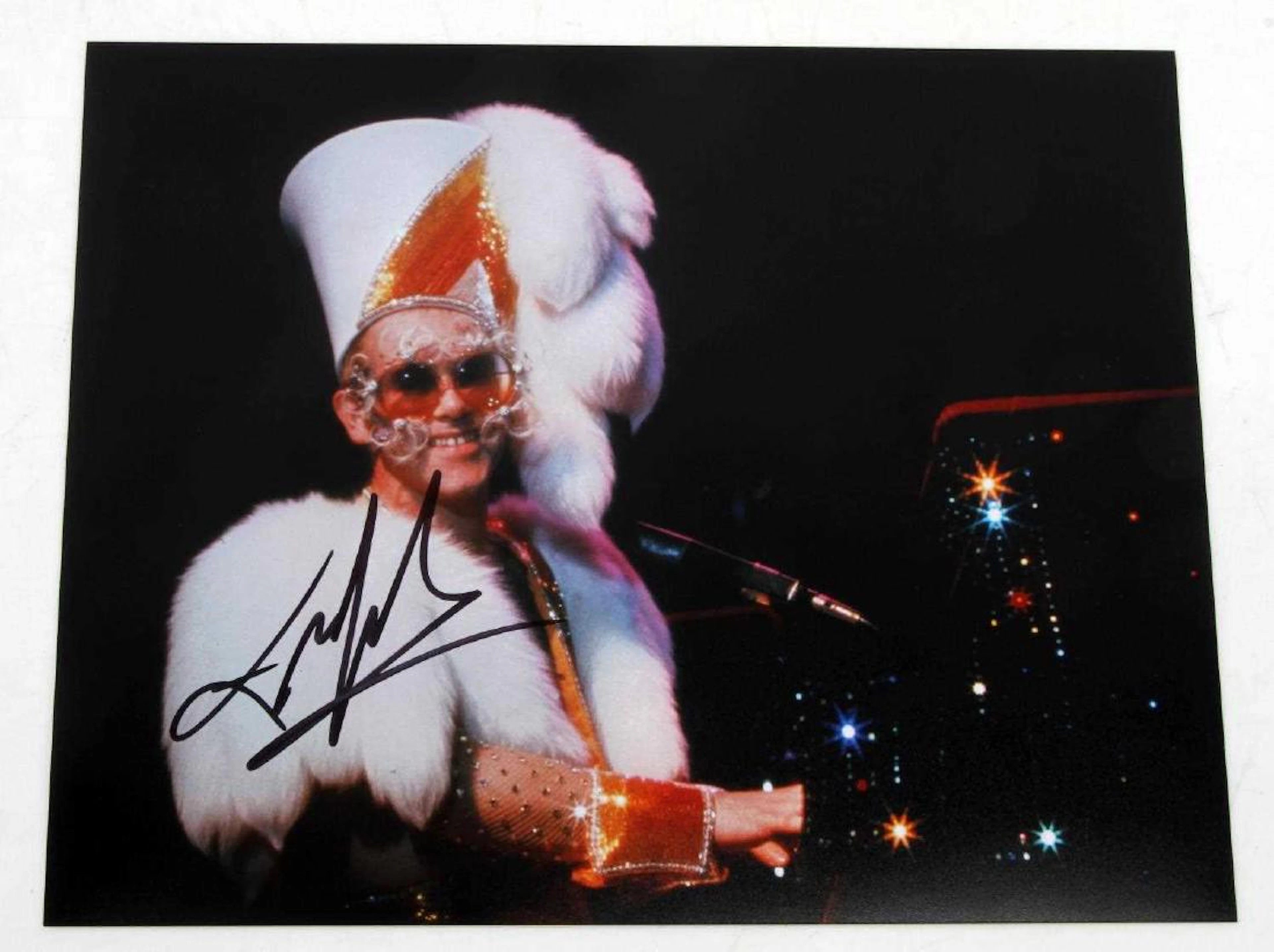 Legendary musician elton john autograph w coa