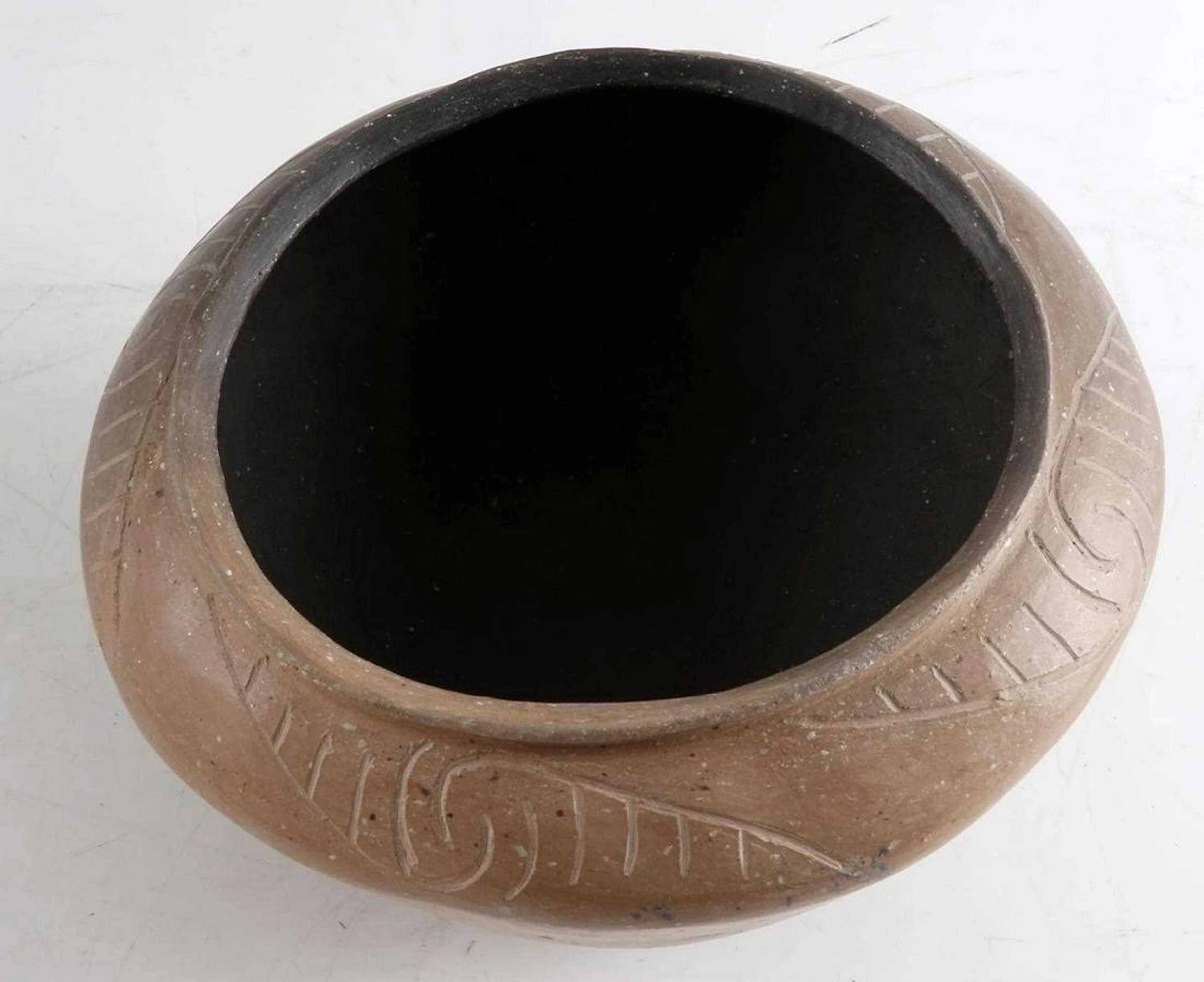 Mississippi culture incised pottery vessel