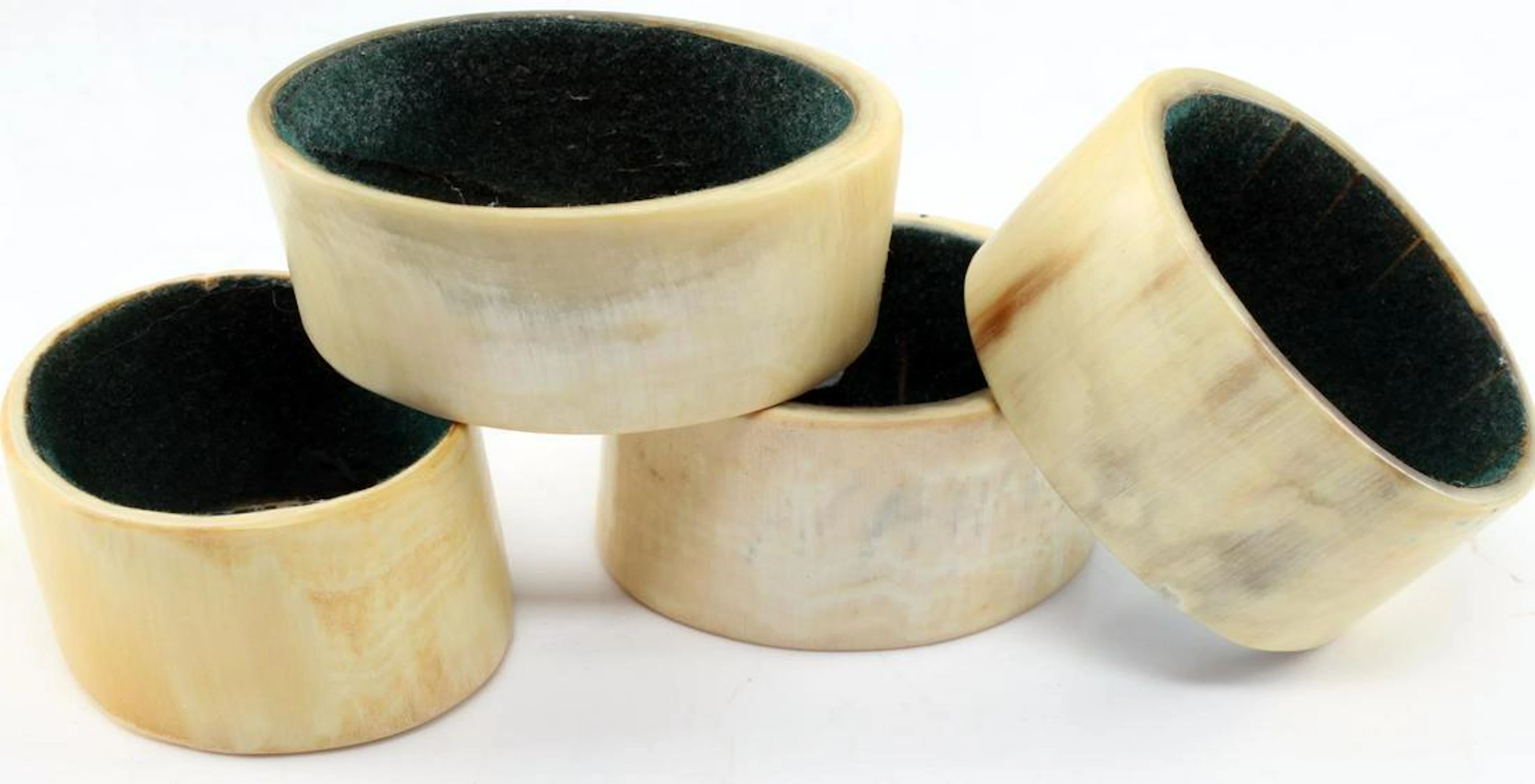 Lot set of 5 buffalo horn napkin rings