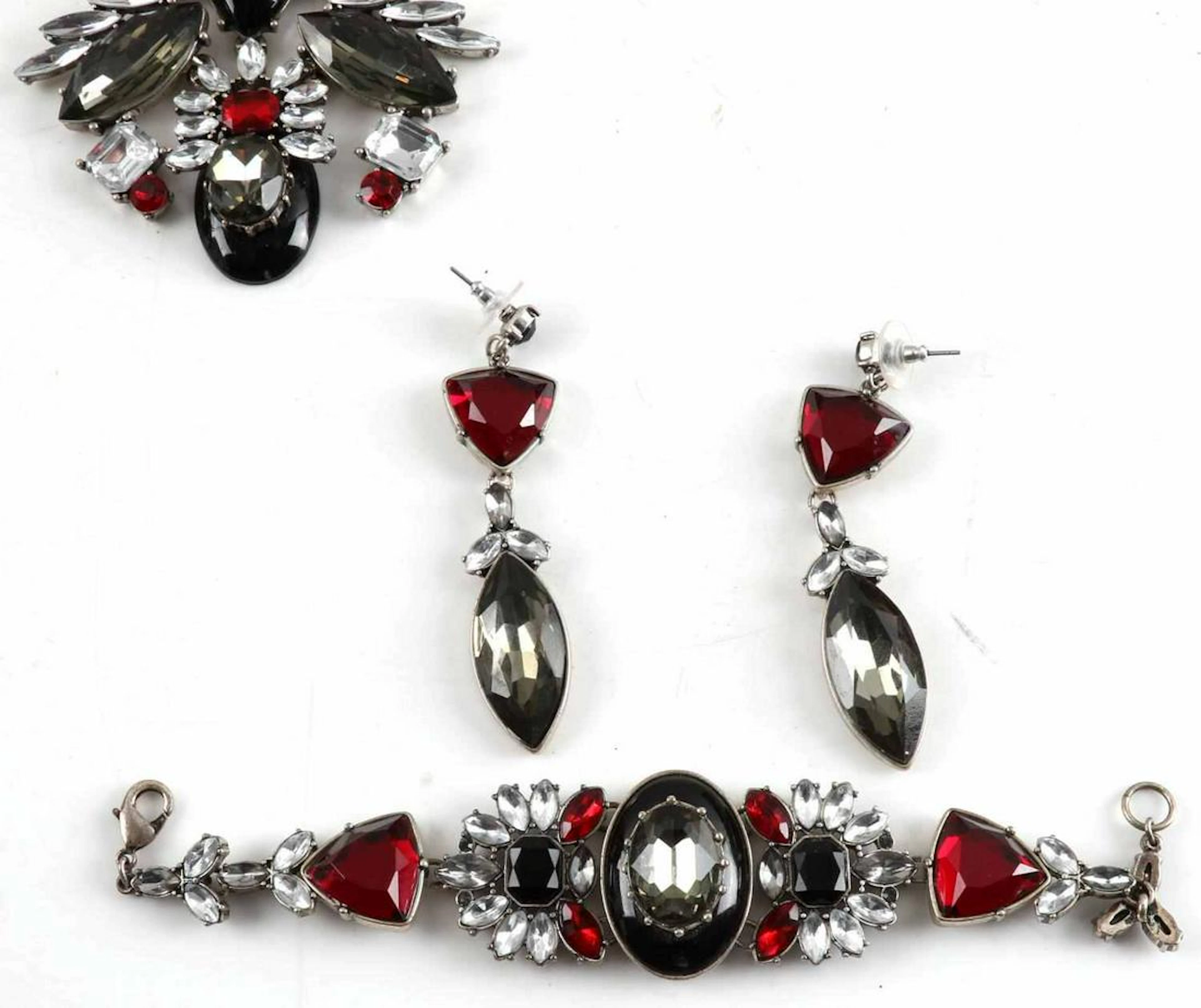 Vintage opera ball necklace earrings & vanity set