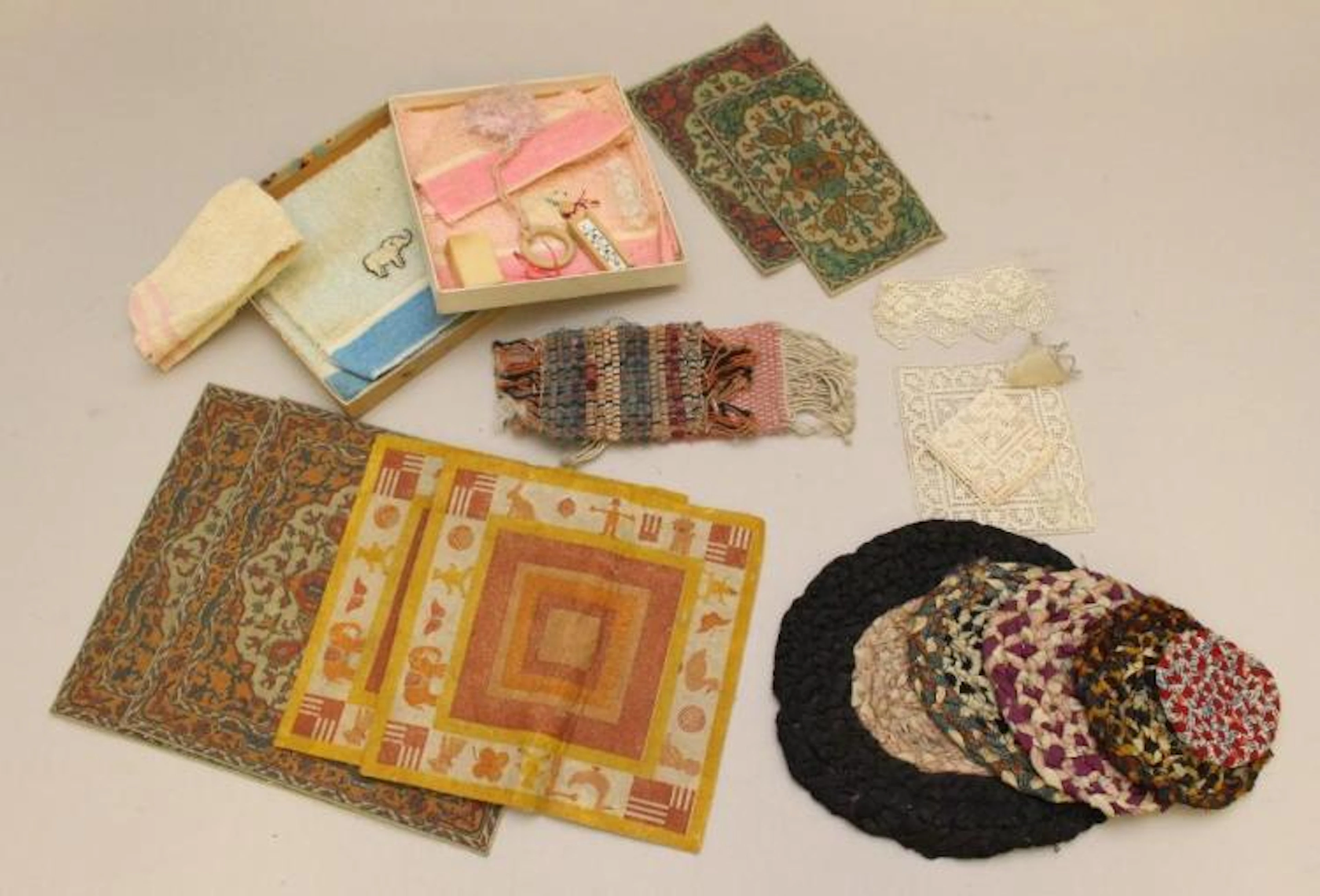 LOT OF 1930's DOLL HOUSE TEXTILES, RUGS, ACCESSORIES.