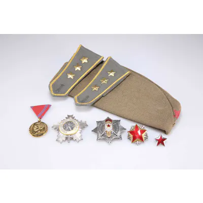A GROUP OF YUGOSLAVIAN PEOPLE'S ARMY (JNA) MEDALS AND EPHEMERA | Barnebys