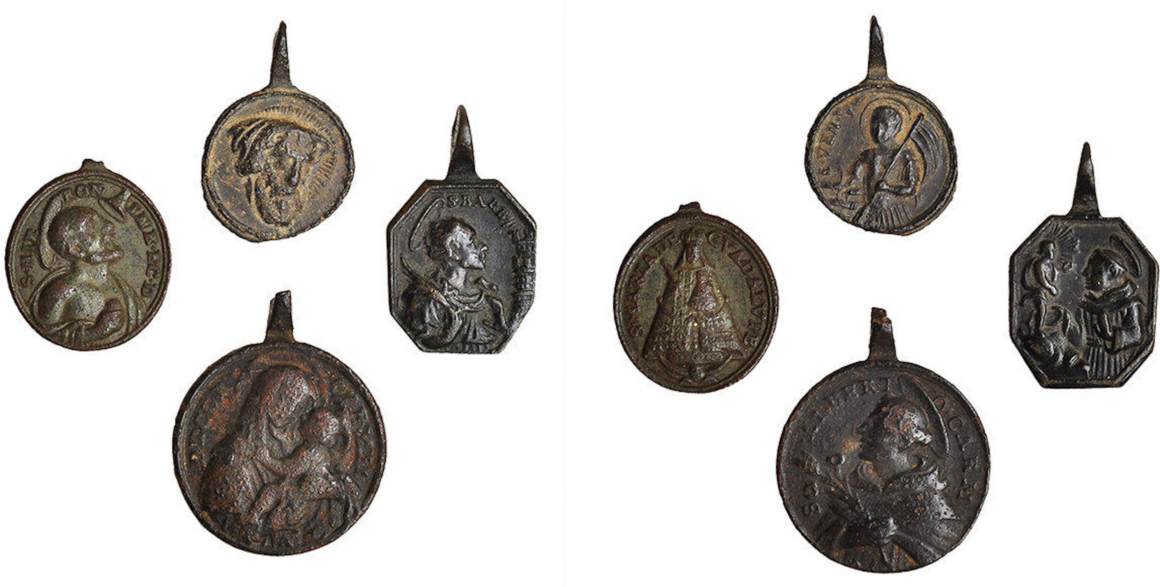4 medallas religiosas